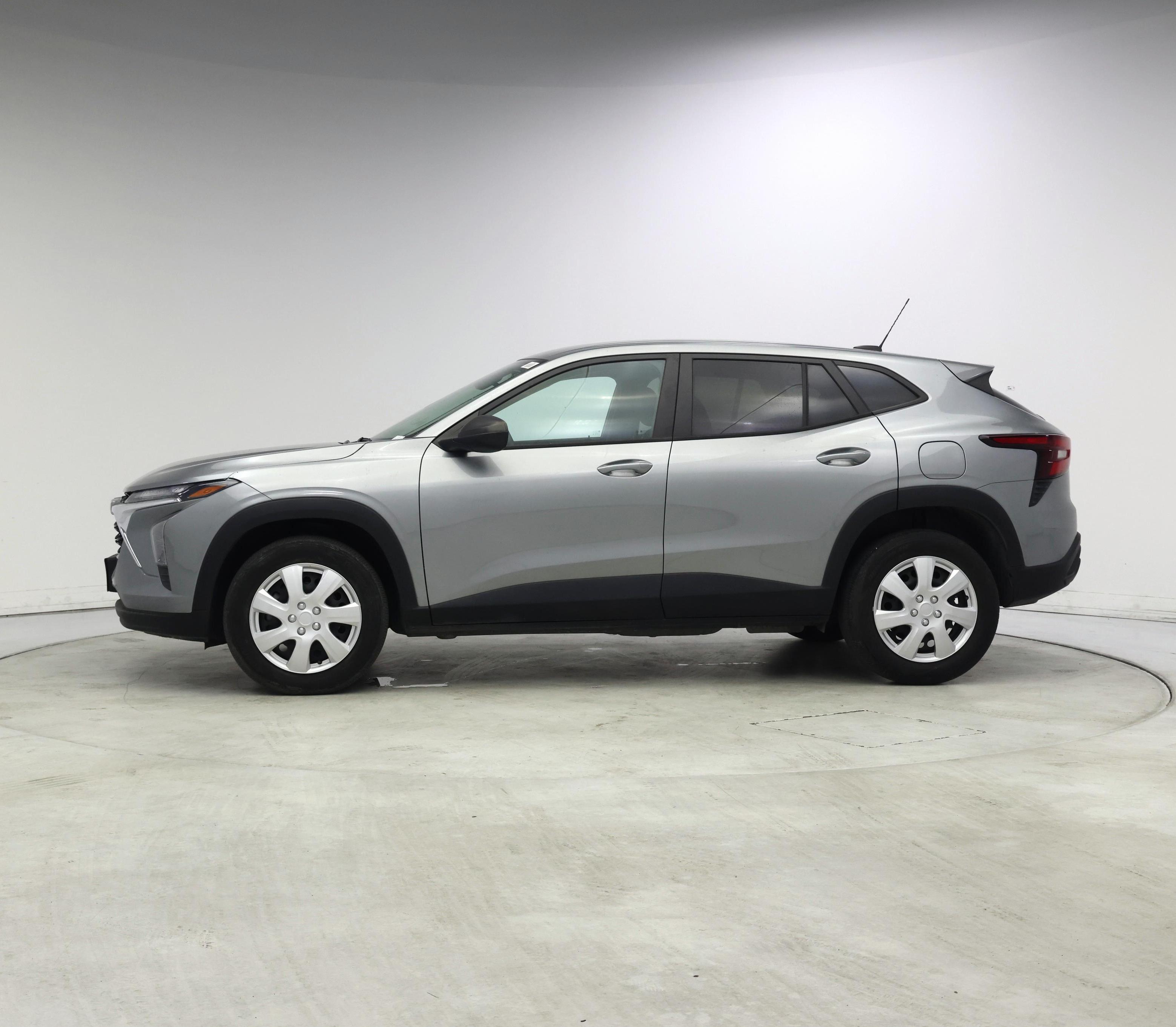 Thumbnail: 2024 Chevrolet Trax - 3