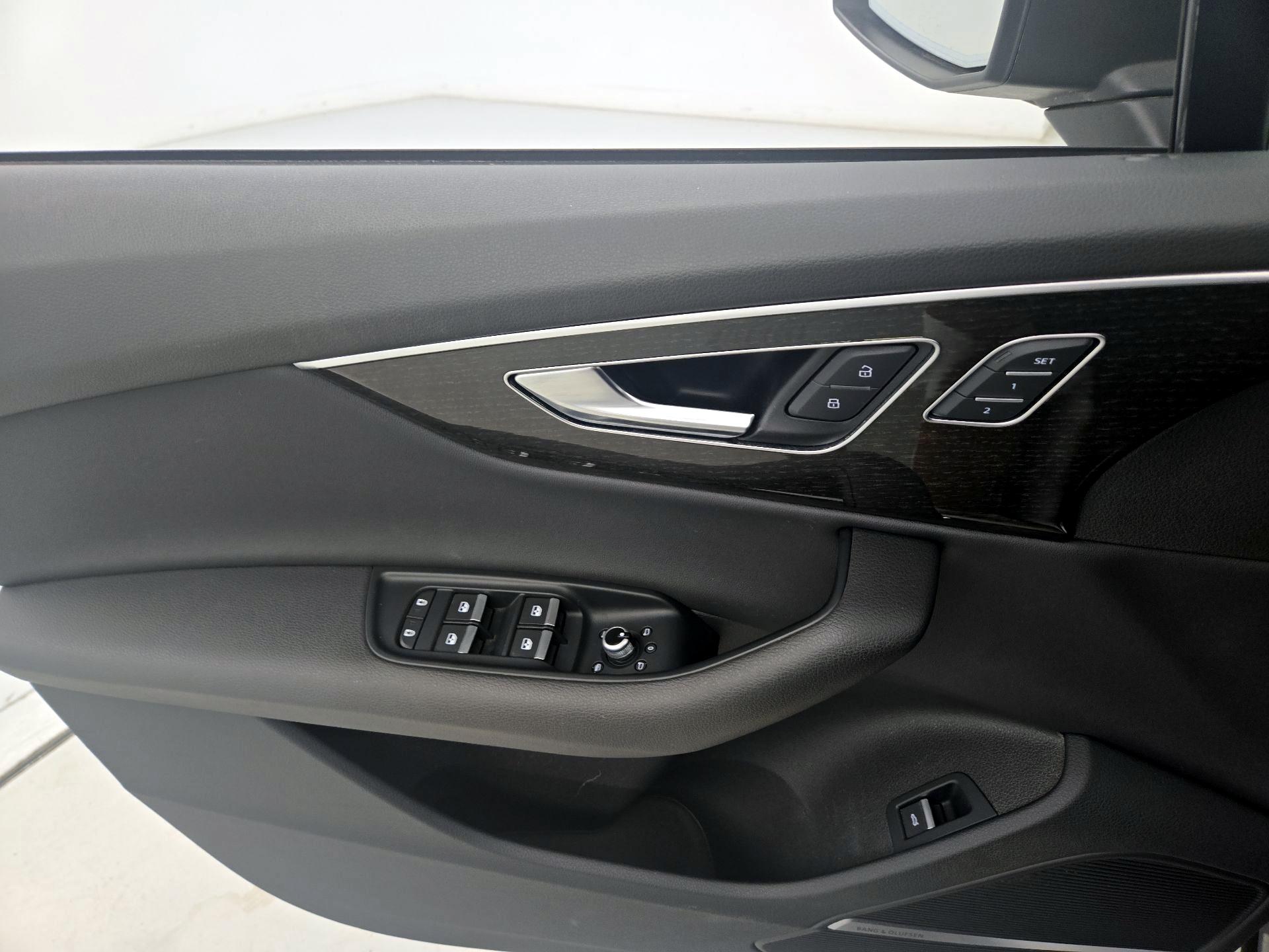 Thumbnail: 2022 Audi Q7 - 12