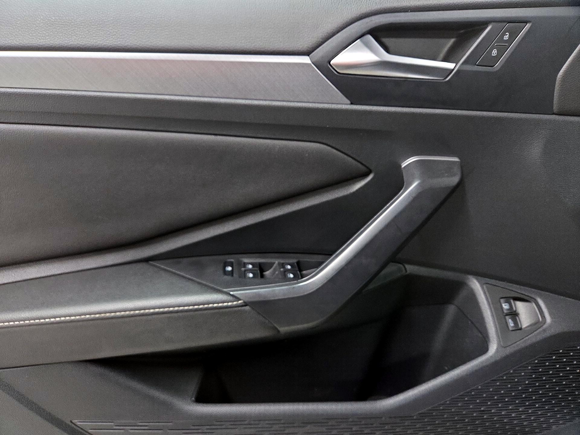 Thumbnail: 2024 Volkswagen Jetta - 10