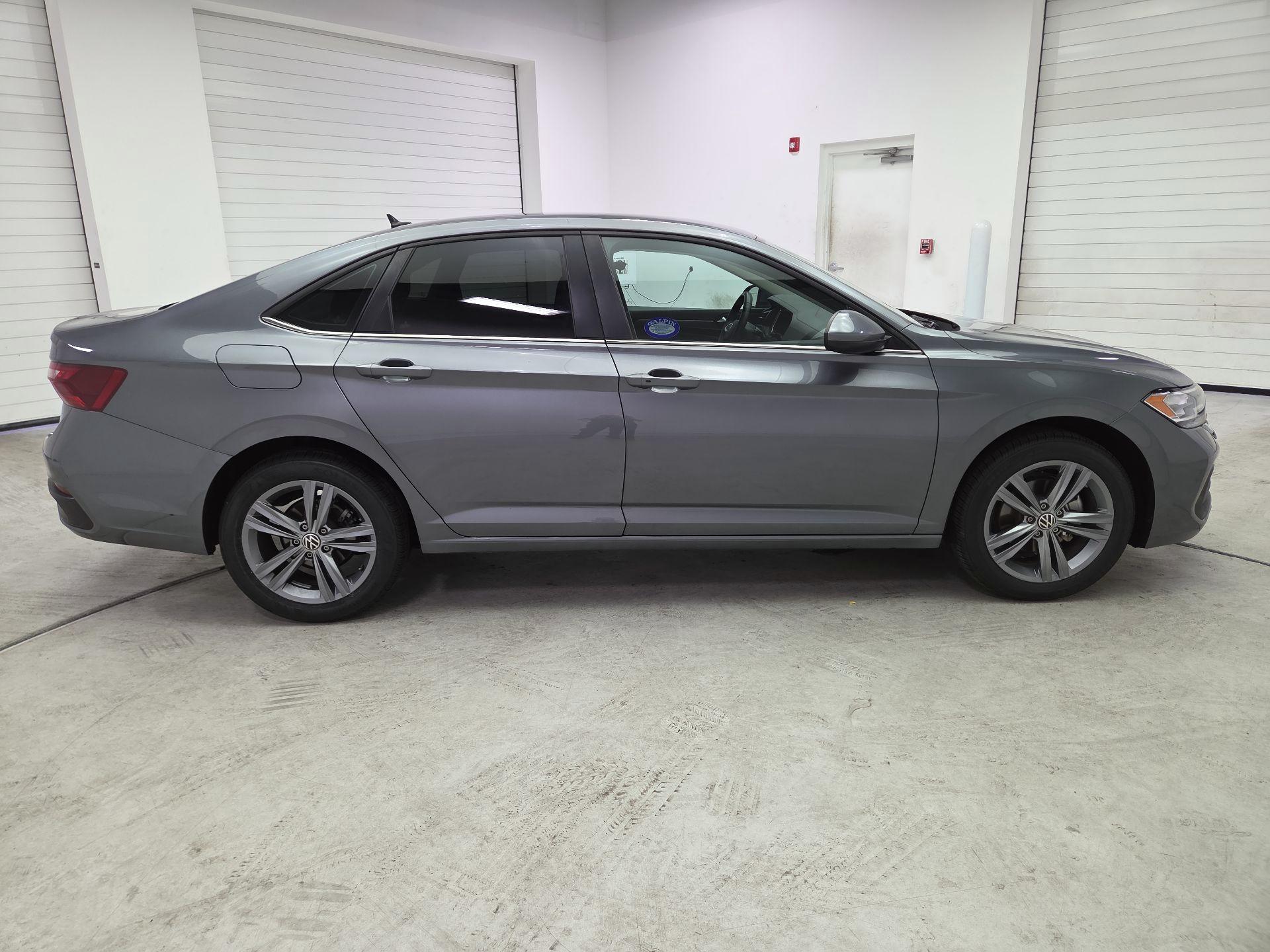 Thumbnail: 2024 Volkswagen Jetta - 4