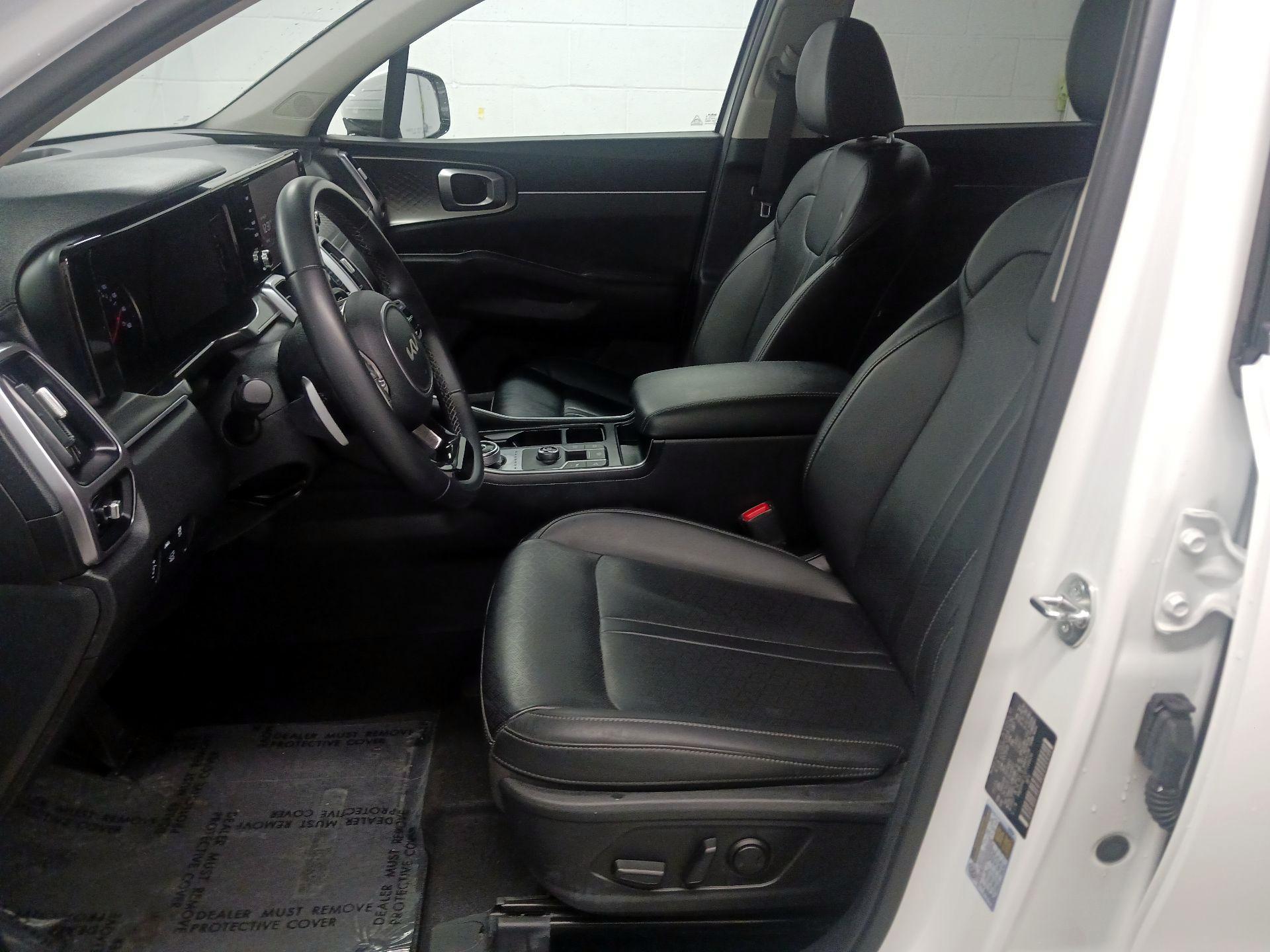 Thumbnail: 2023 Kia Sorento - 9