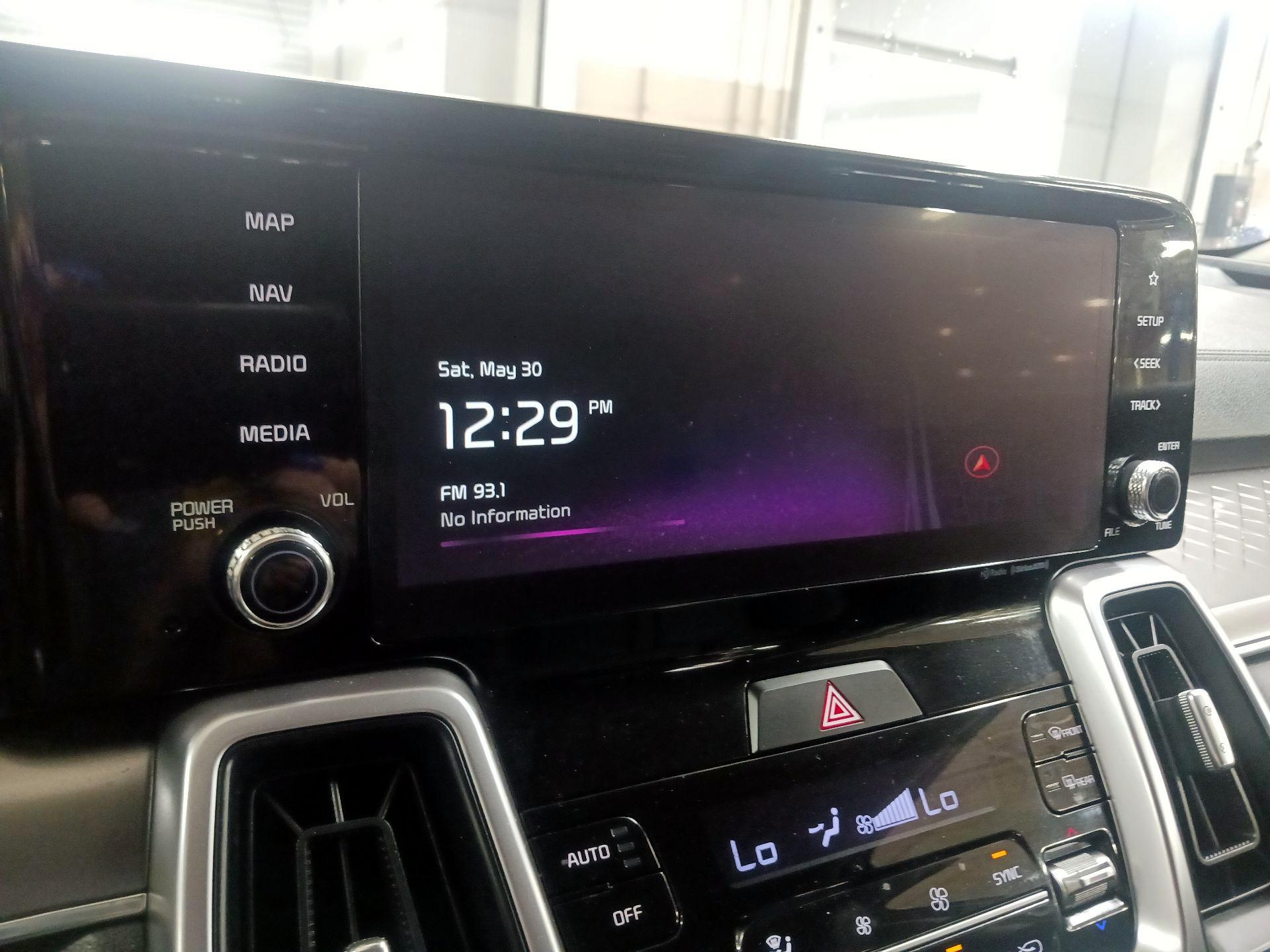 Thumbnail: 2023 Kia Sorento - 11