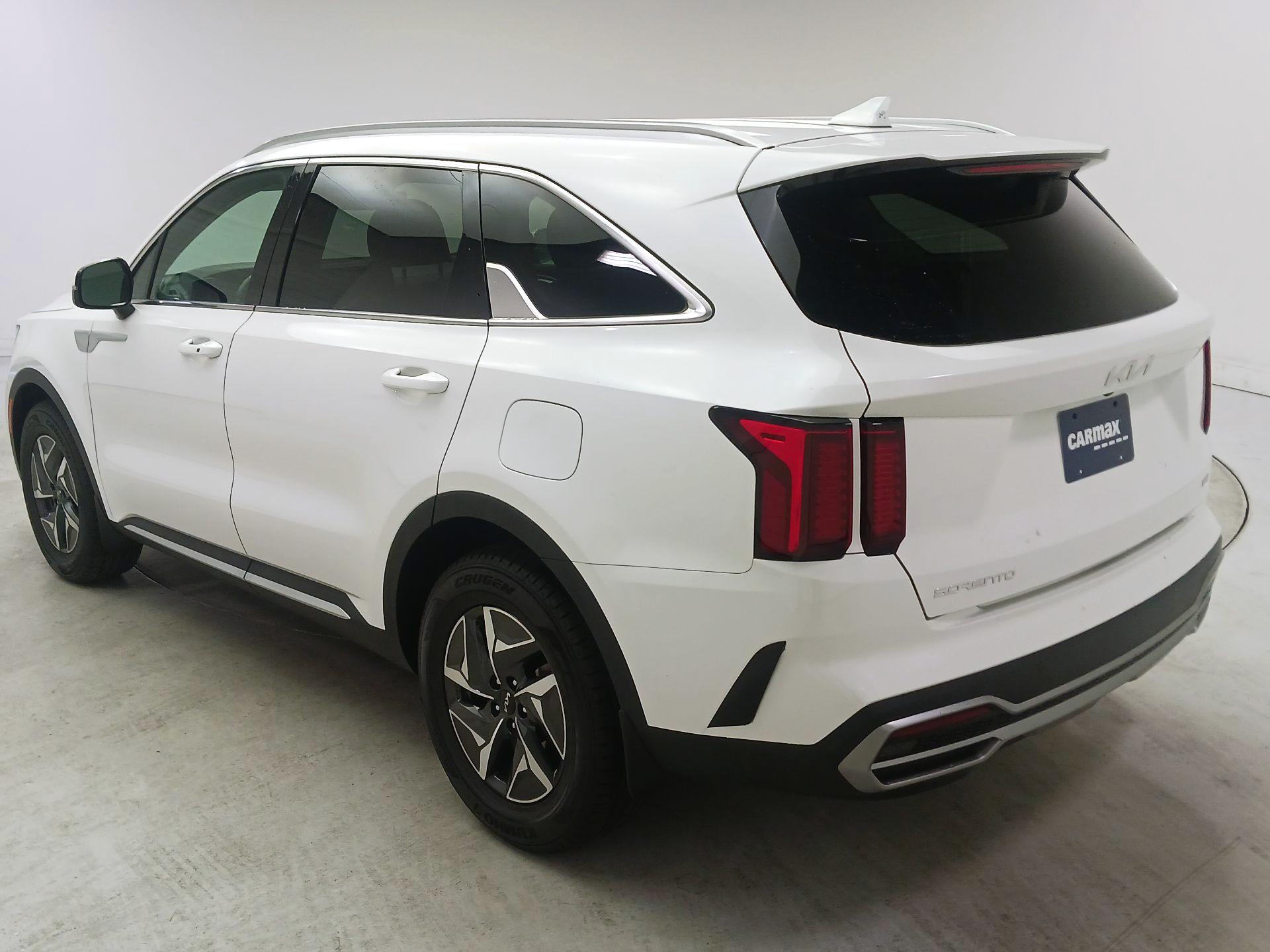 Thumbnail: 2023 Kia Sorento - 7