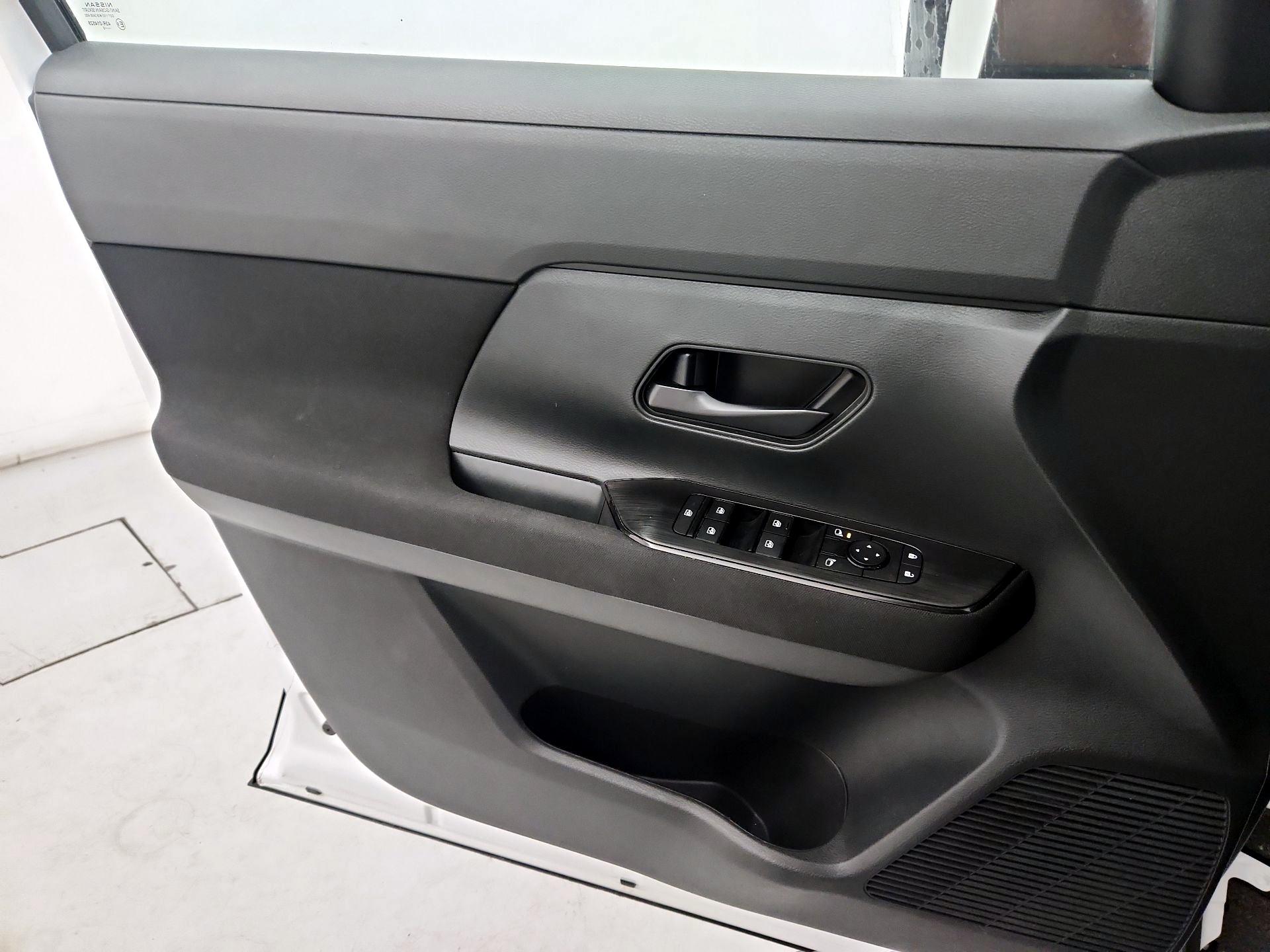 Thumbnail: 2025 Nissan Kicks - 12