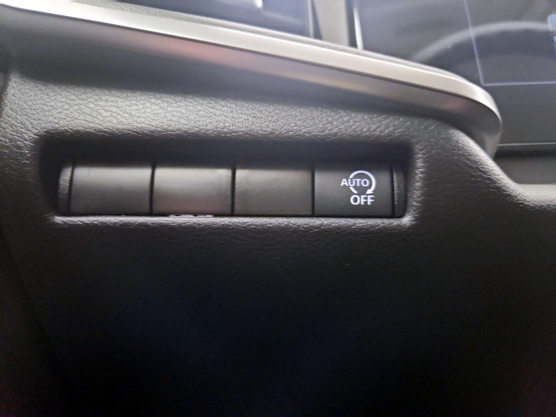 Thumbnail: 2025 Nissan Kicks - 13