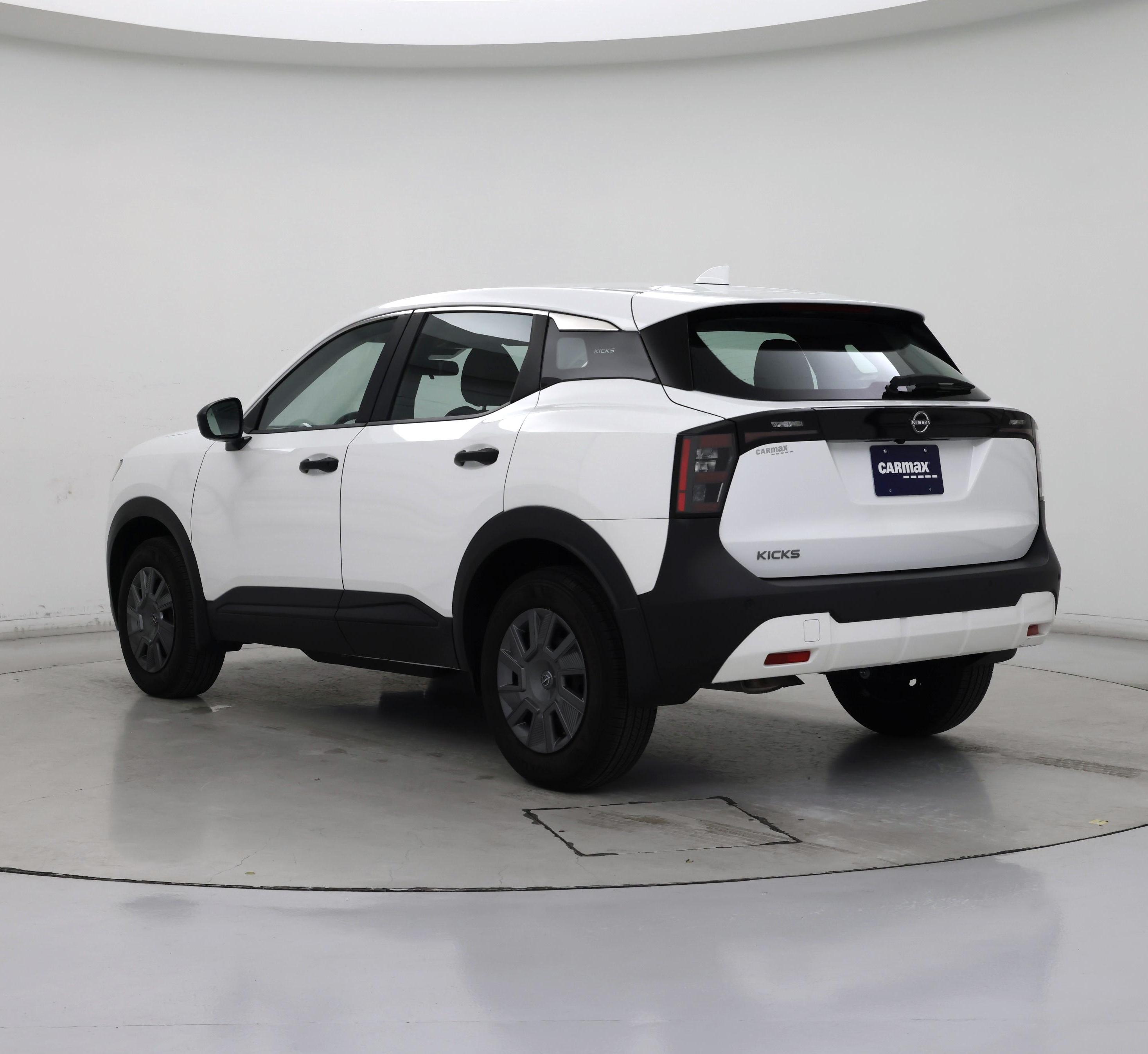 Thumbnail: 2025 Nissan Kicks - 2