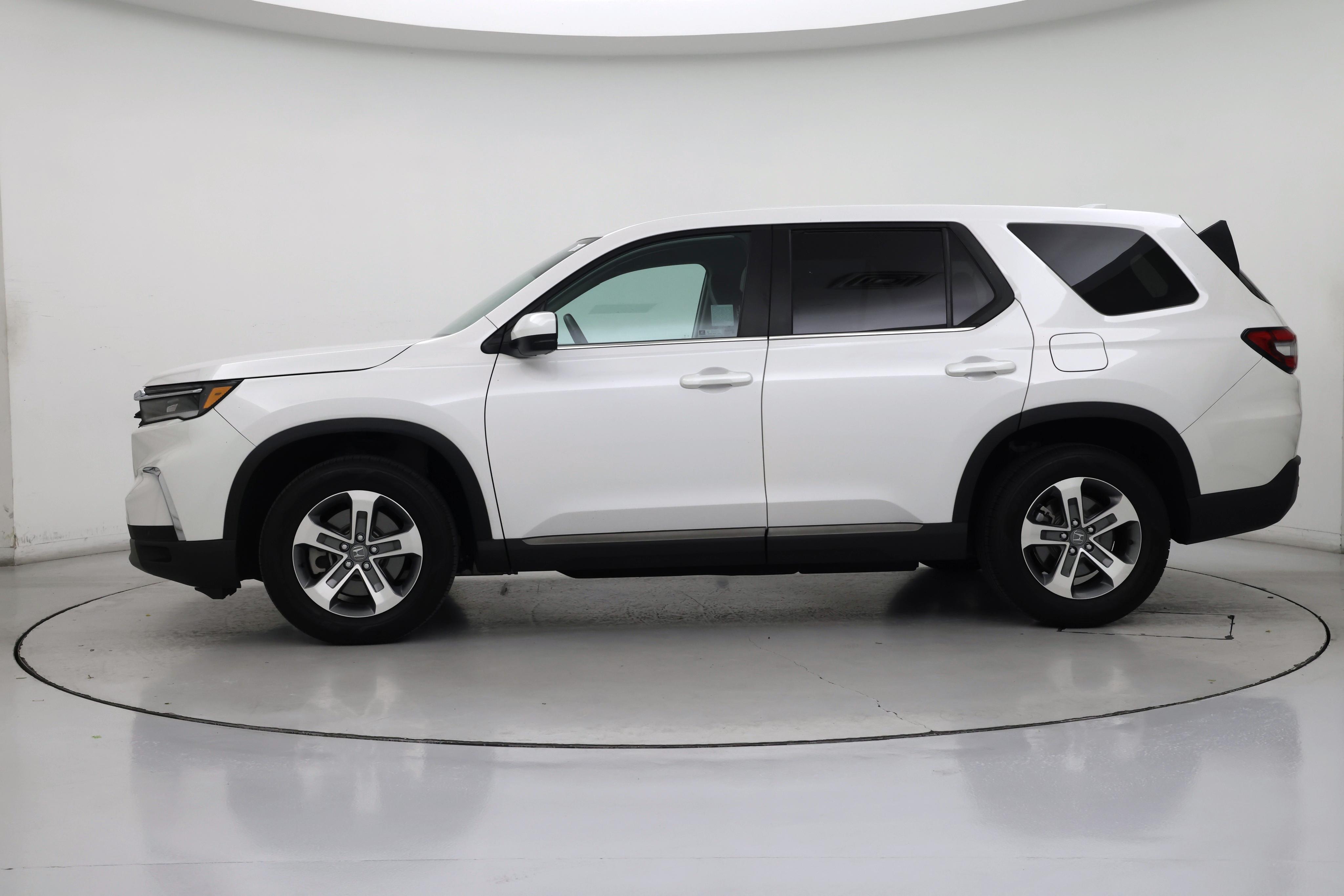 Thumbnail: 2024 Honda Pilot - 3