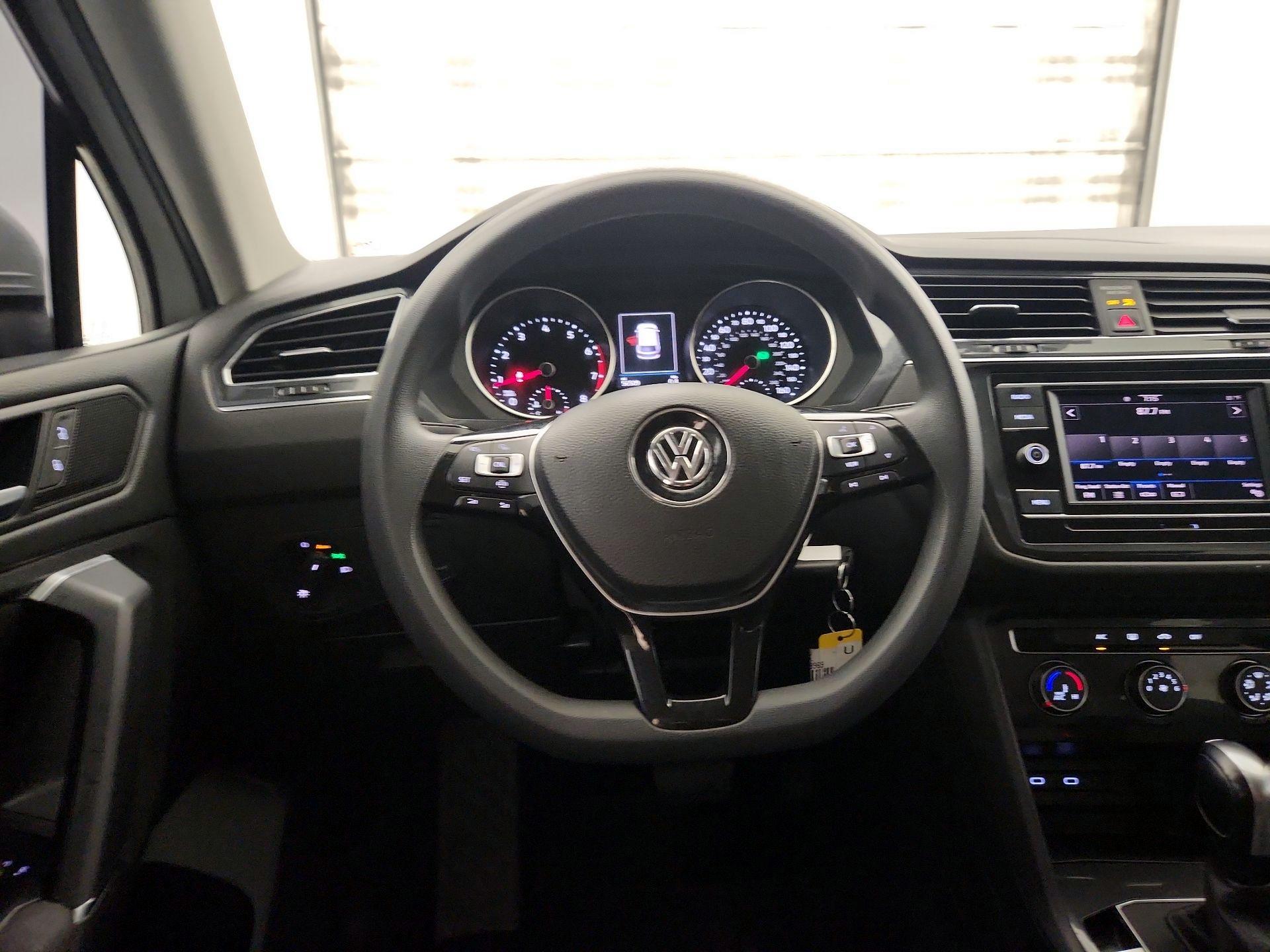 Thumbnail: 2020 Volkswagen Tiguan - 10