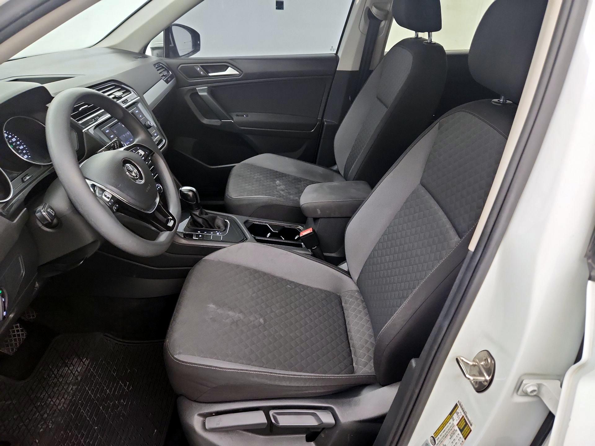 Thumbnail: 2020 Volkswagen Tiguan - 11