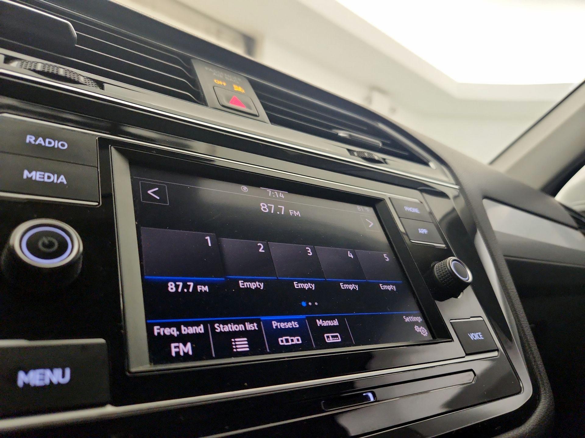 Thumbnail: 2020 Volkswagen Tiguan - 15