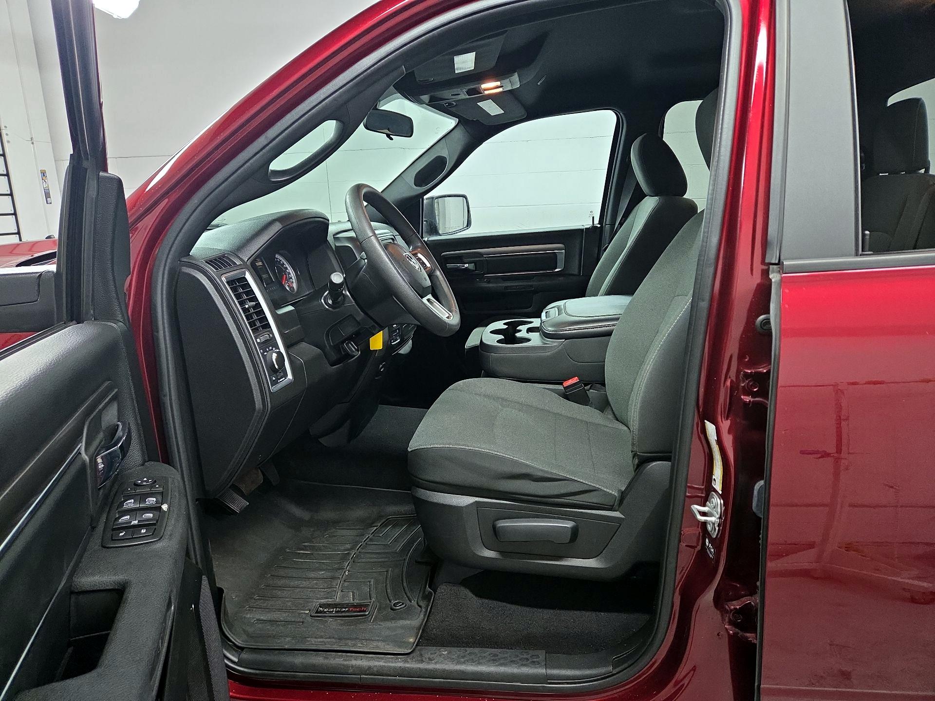Thumbnail: 2021 RAM 1500 Classic - 9