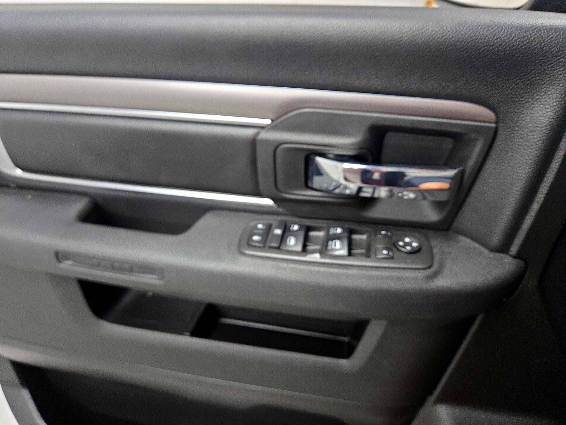 Thumbnail: 2021 RAM 1500 Classic - 10