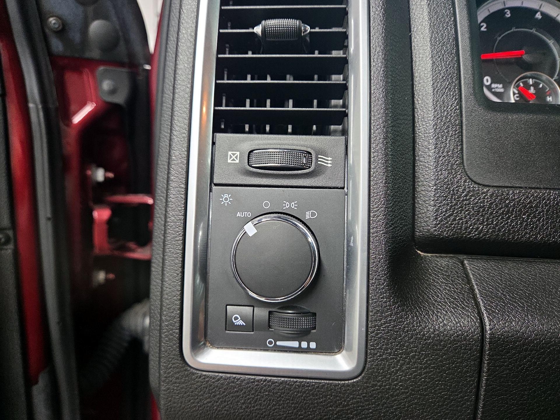 Thumbnail: 2021 RAM 1500 Classic - 11