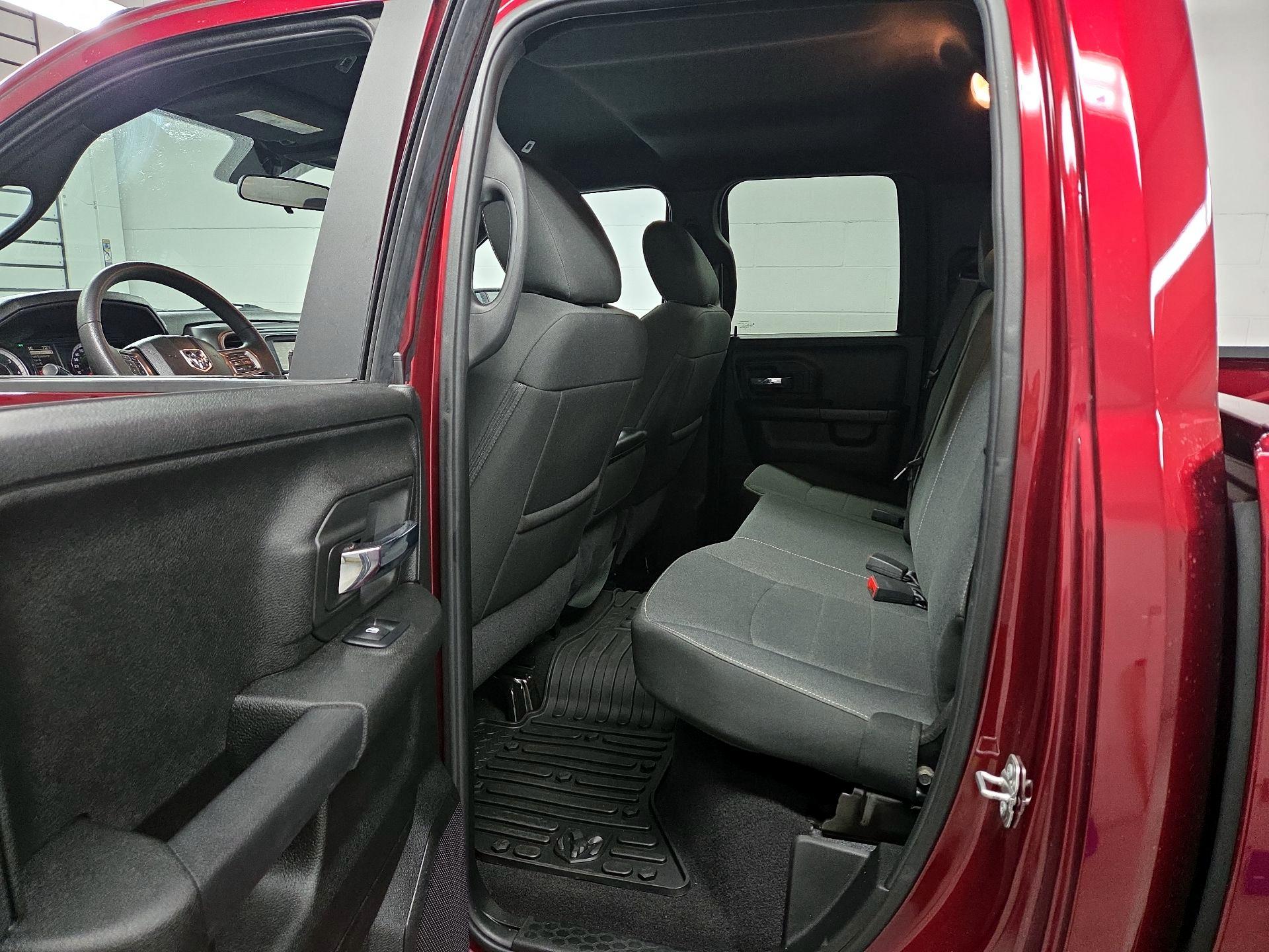 Thumbnail: 2021 RAM 1500 Classic - 17
