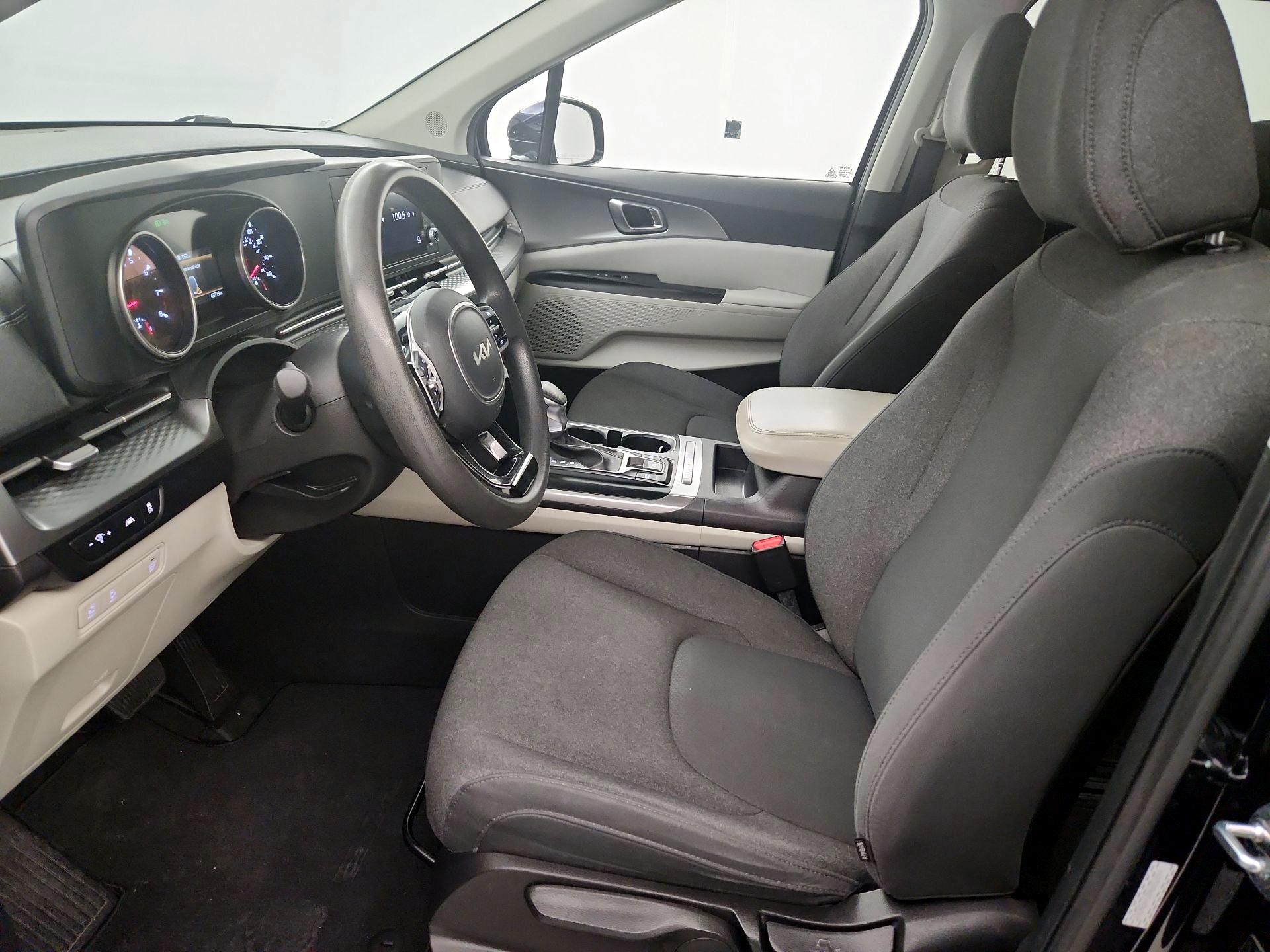 Thumbnail: 2022 Kia Carnival - 11
