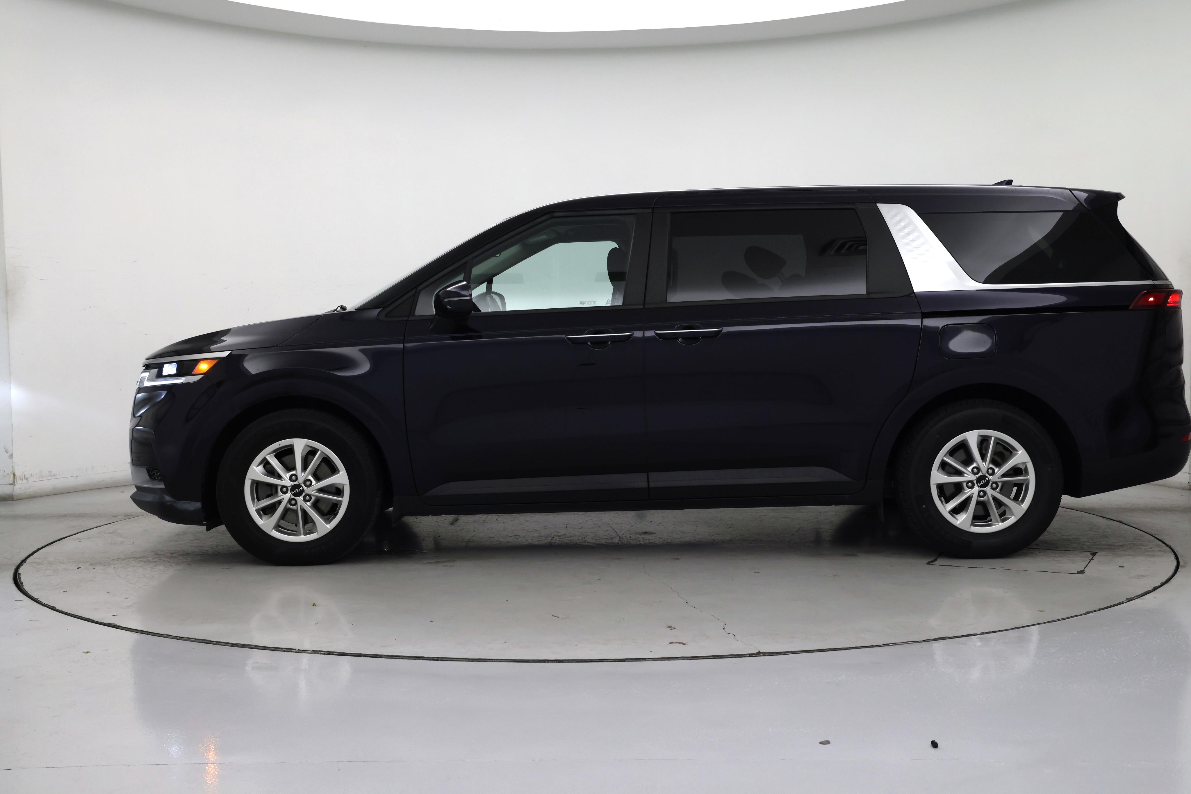 Thumbnail: 2022 Kia Carnival - 3