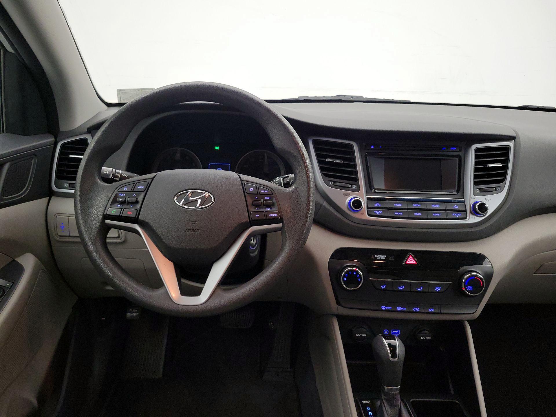 Thumbnail: 2016 Hyundai Tucson - 10