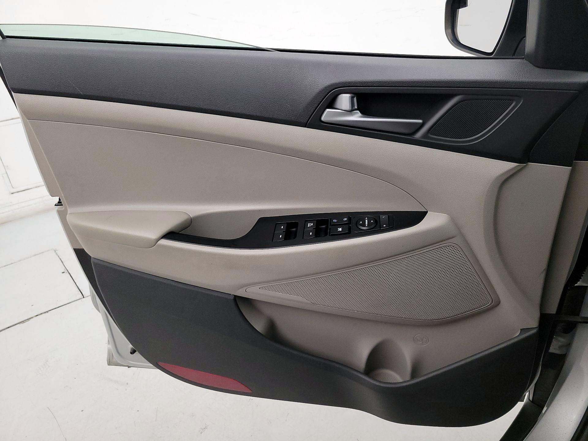 Thumbnail: 2016 Hyundai Tucson - 12