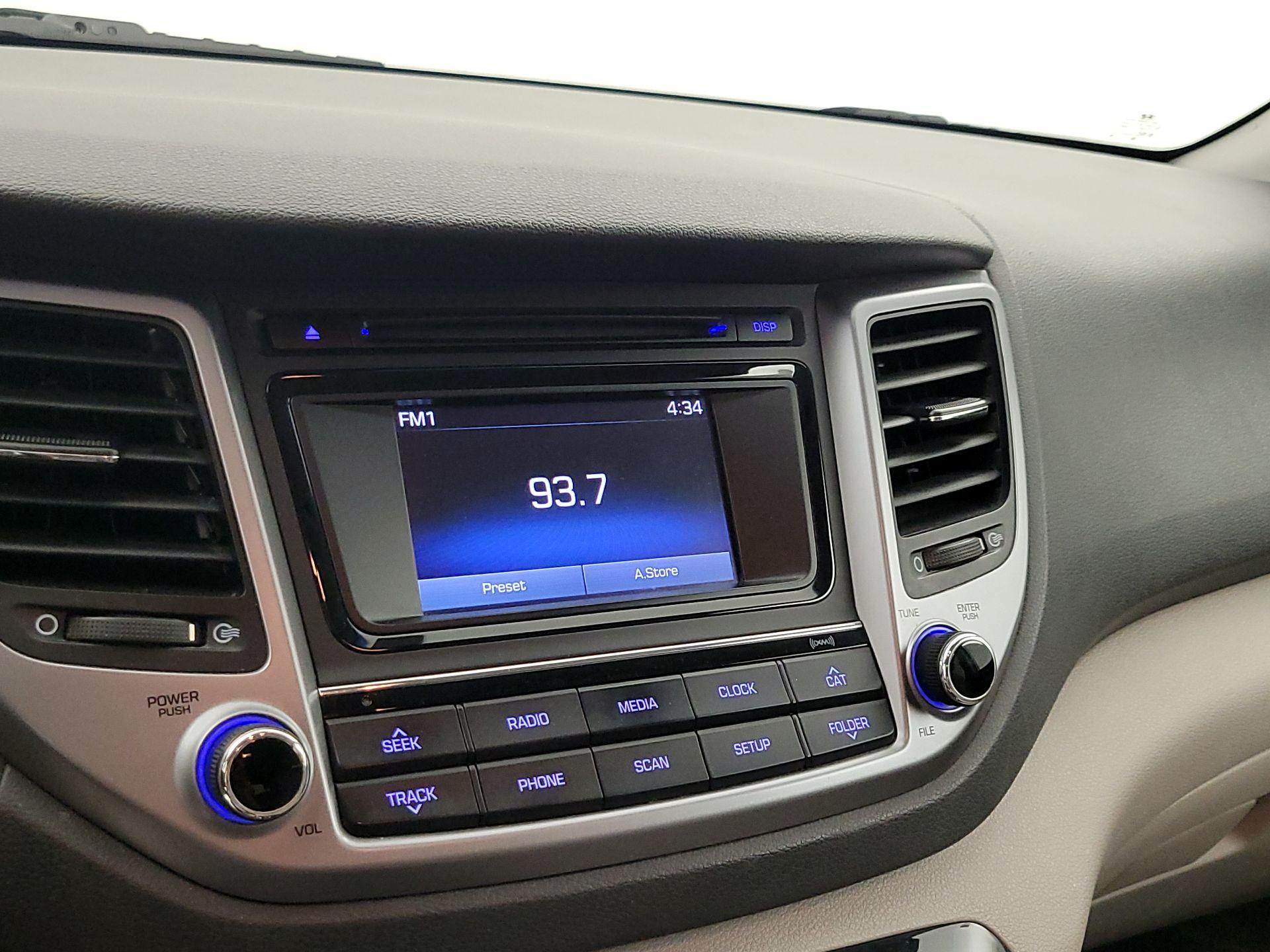 Thumbnail: 2016 Hyundai Tucson - 15