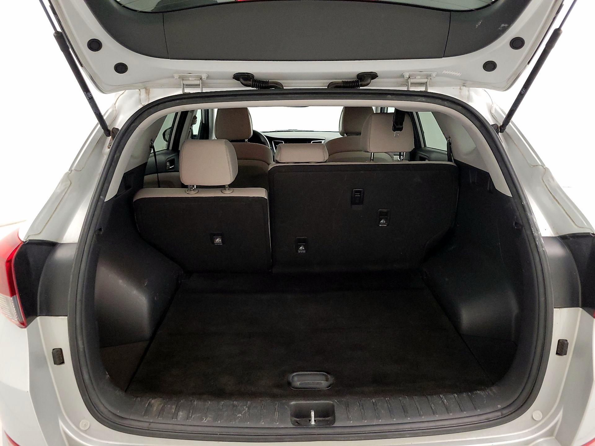 Thumbnail: 2016 Hyundai Tucson - 19