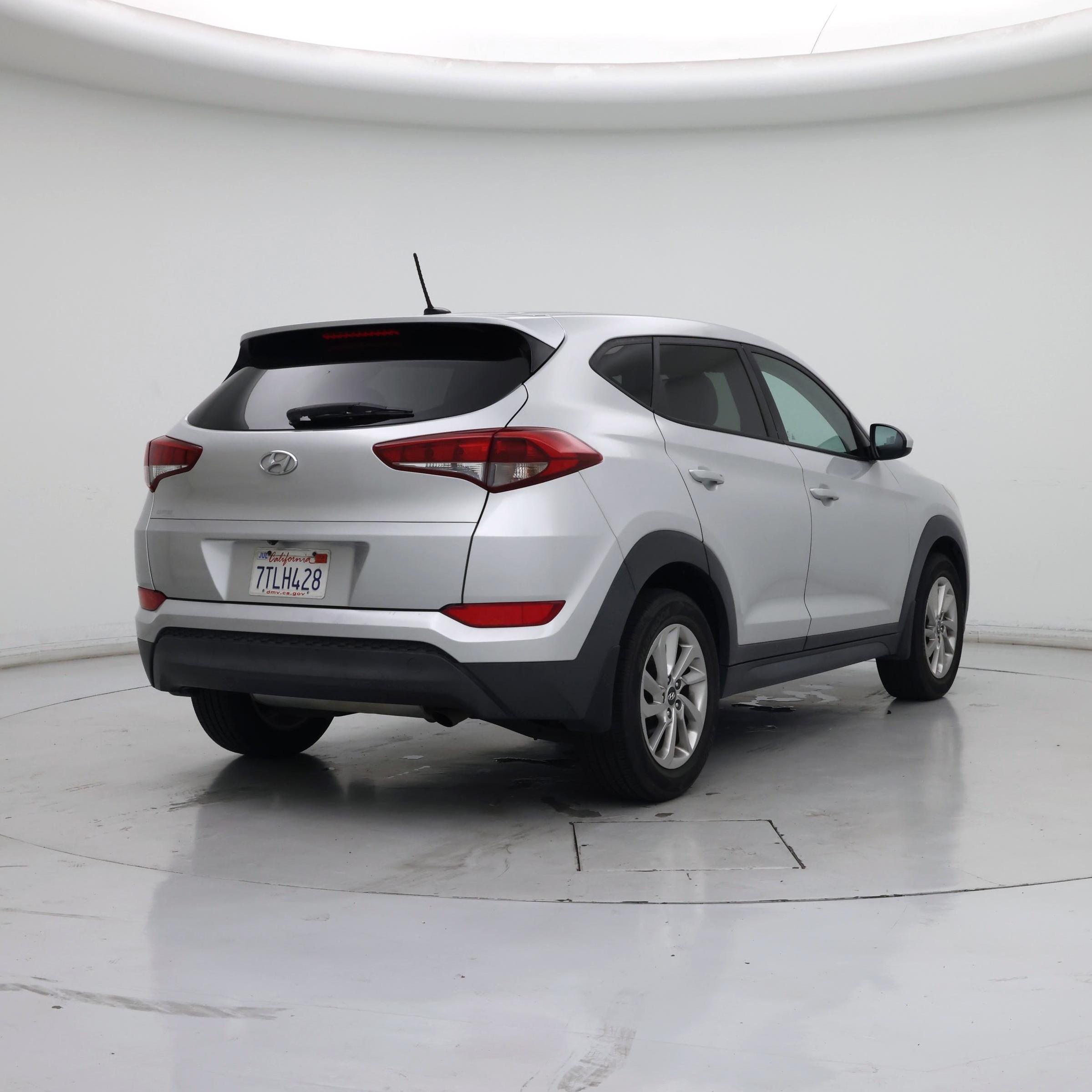 Thumbnail: 2016 Hyundai Tucson - 8