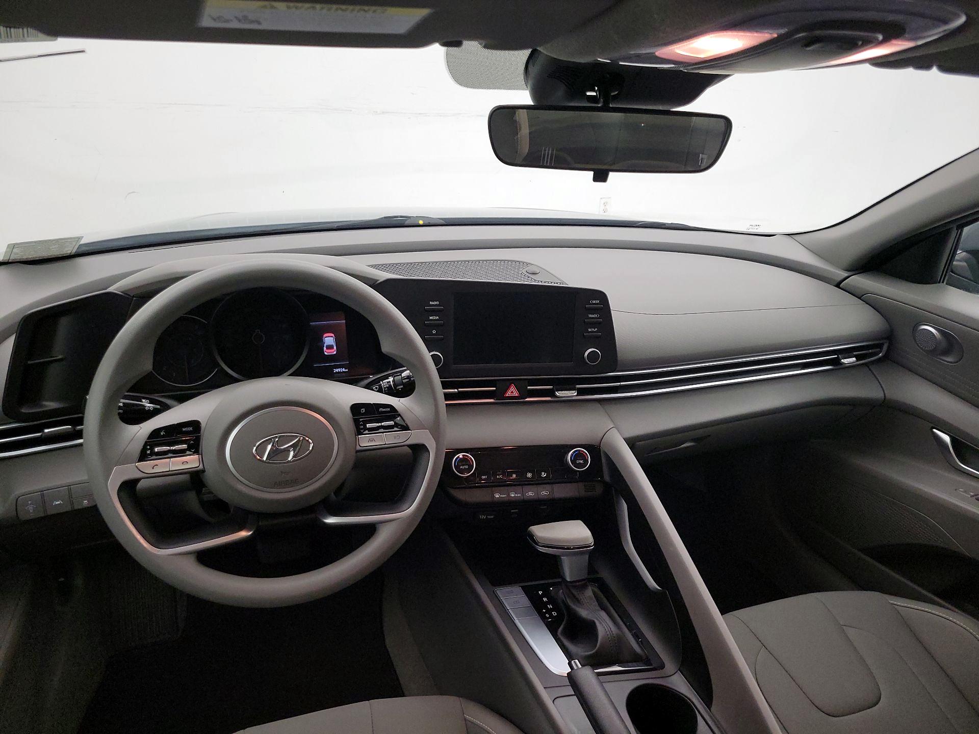 Thumbnail: 2021 Hyundai Elantra - 9