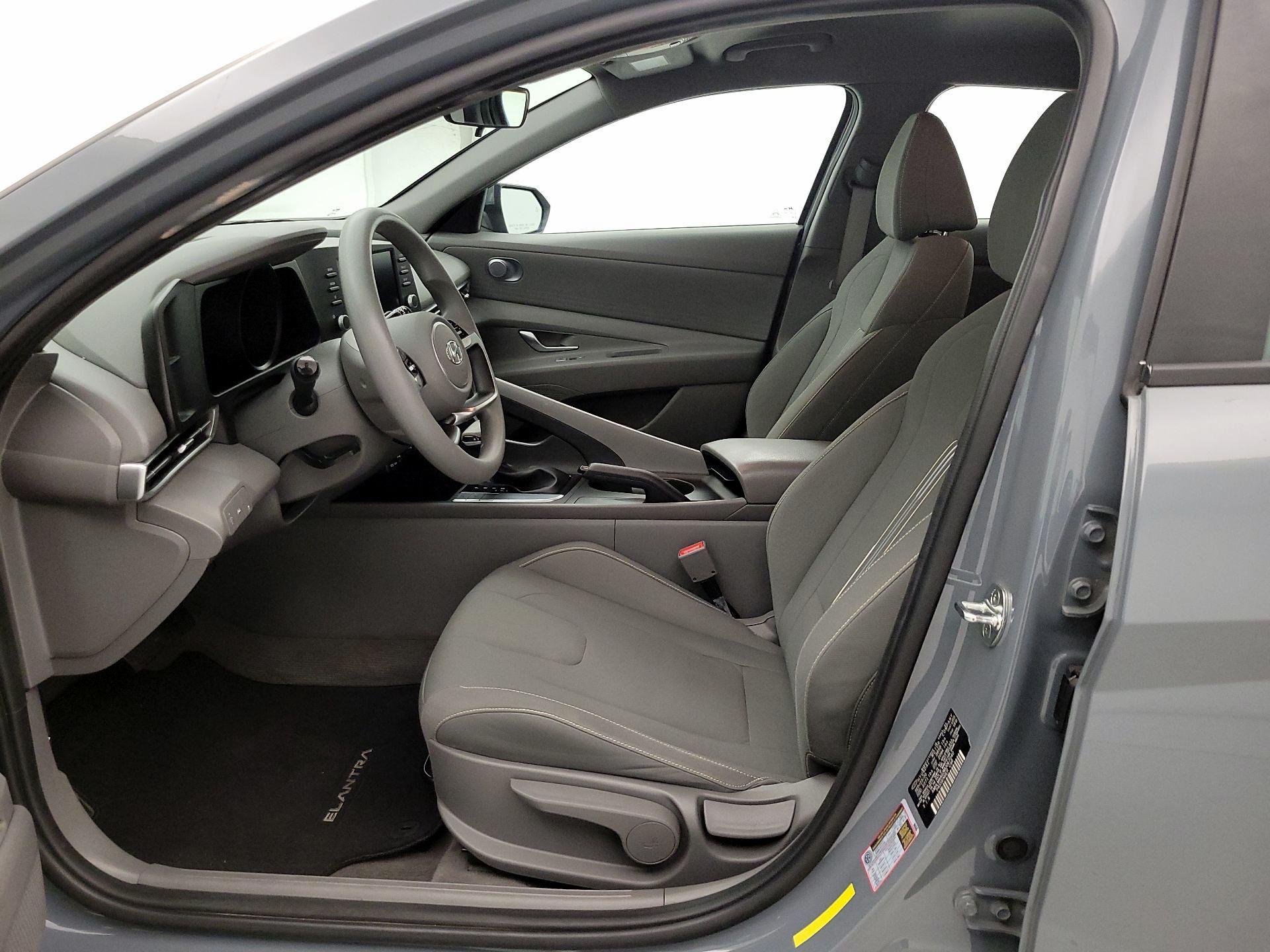 Thumbnail: 2021 Hyundai Elantra - 11