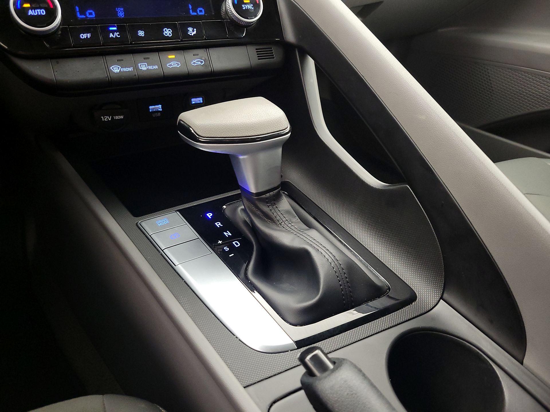 Thumbnail: 2021 Hyundai Elantra - 17