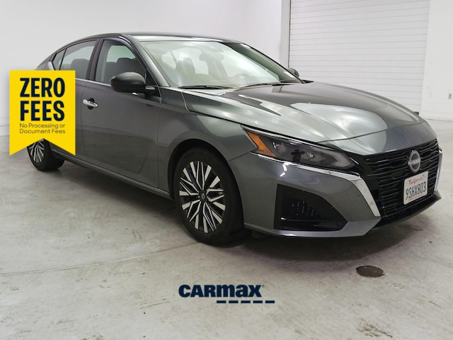 Gray 2025 Nissan Altima 2.5 SV FWD Sedan Front-Wheel Drive Automatic