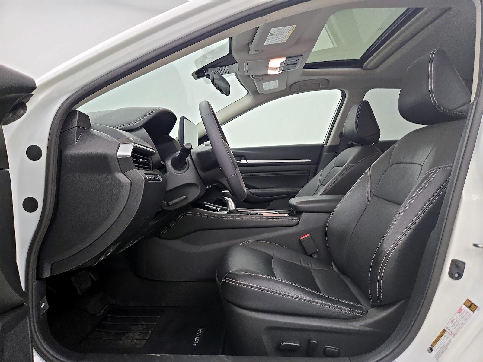 2023 Nissan Altima SL - Photo 12