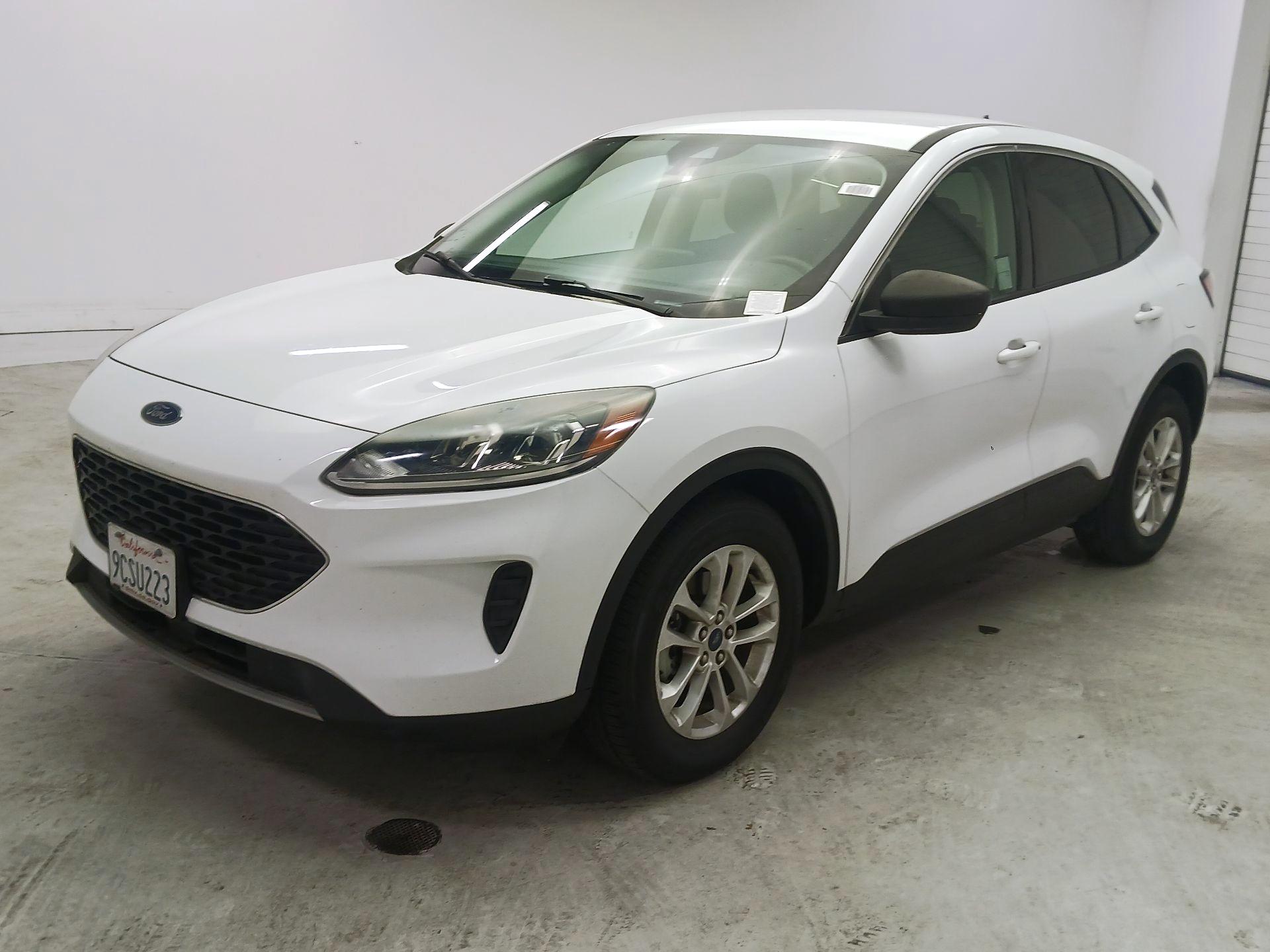 Thumbnail: 2022 Ford Escape - 3