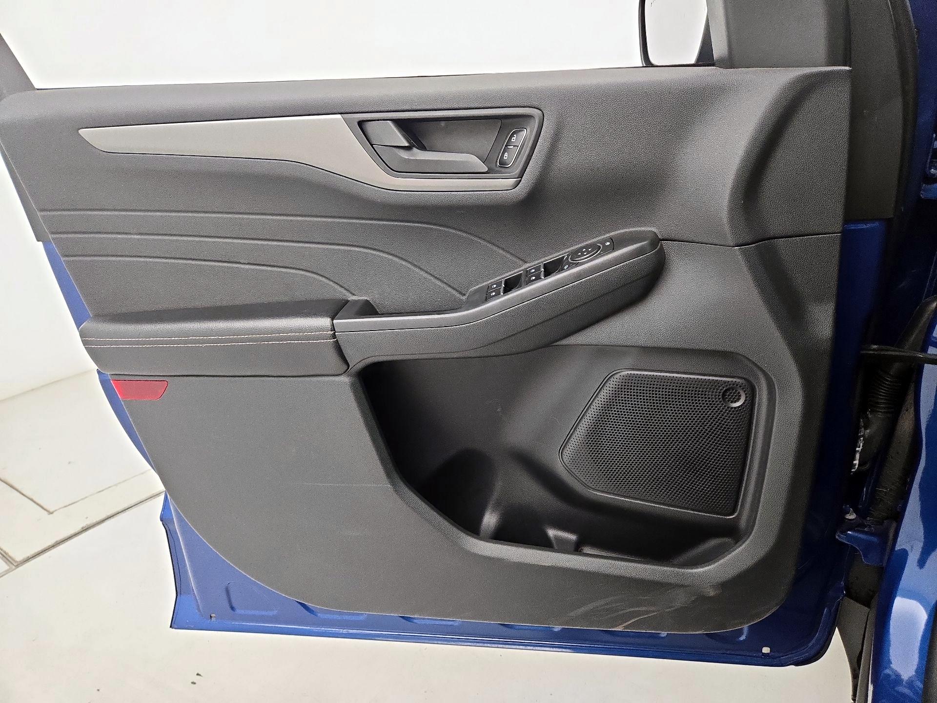 Thumbnail: 2023 Ford Escape - 10