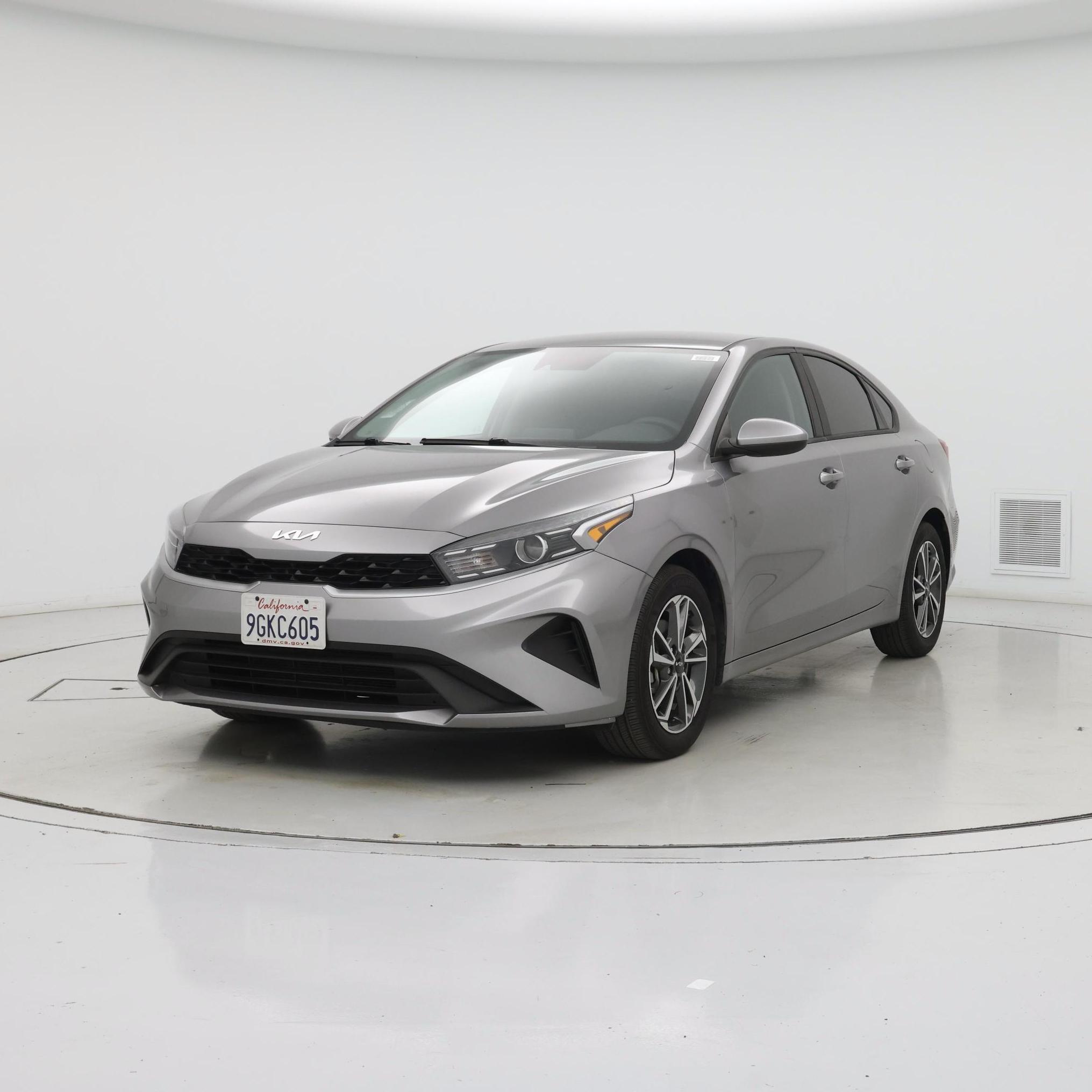 Thumbnail: 2023 Kia Forte - 4