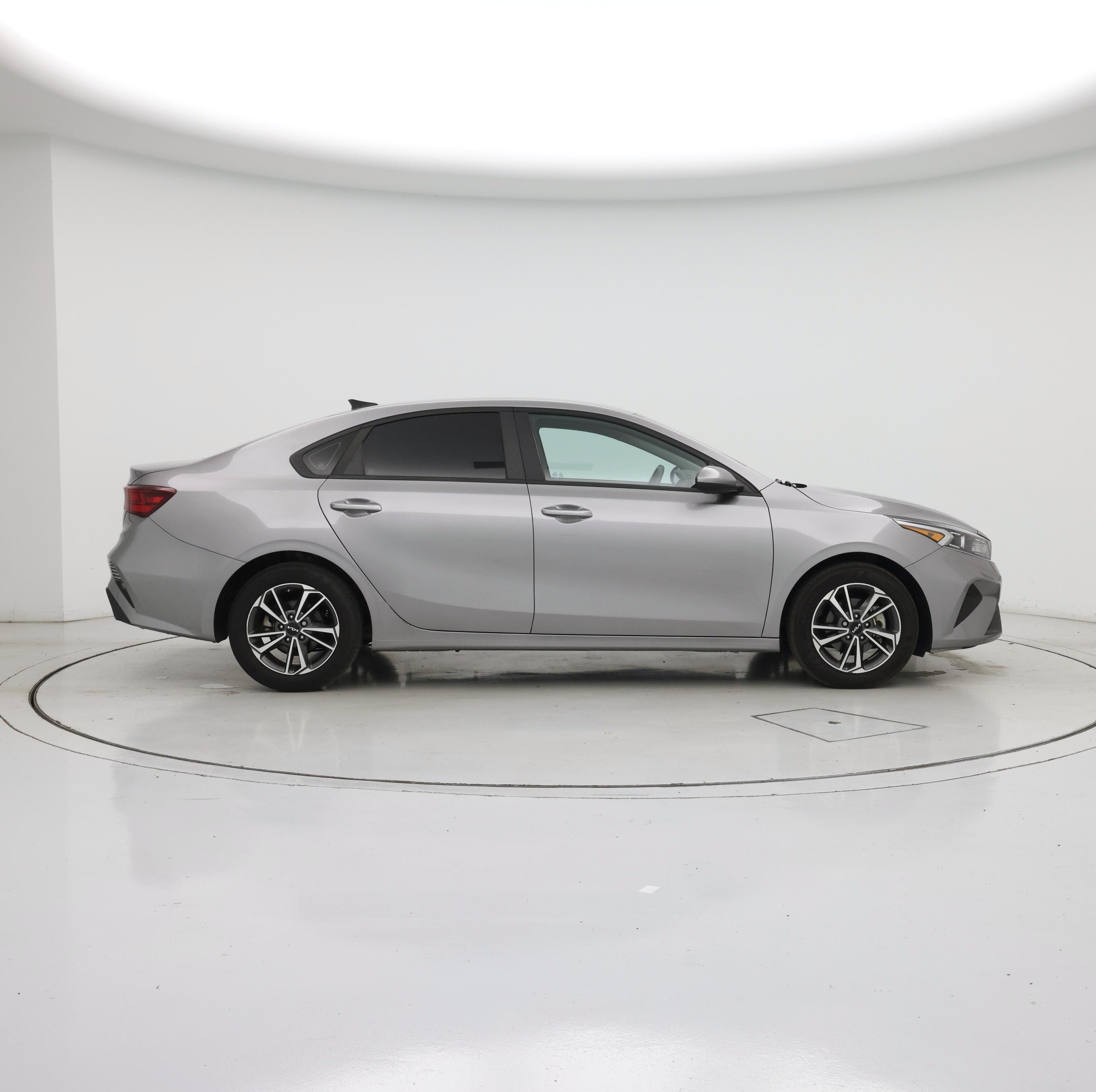 Thumbnail: 2023 Kia Forte - 7