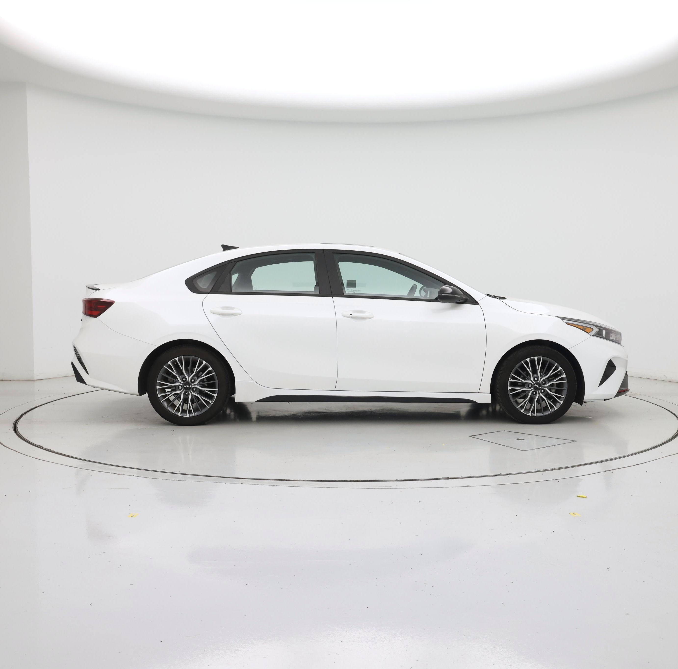 Thumbnail: 2023 Kia Forte - 7