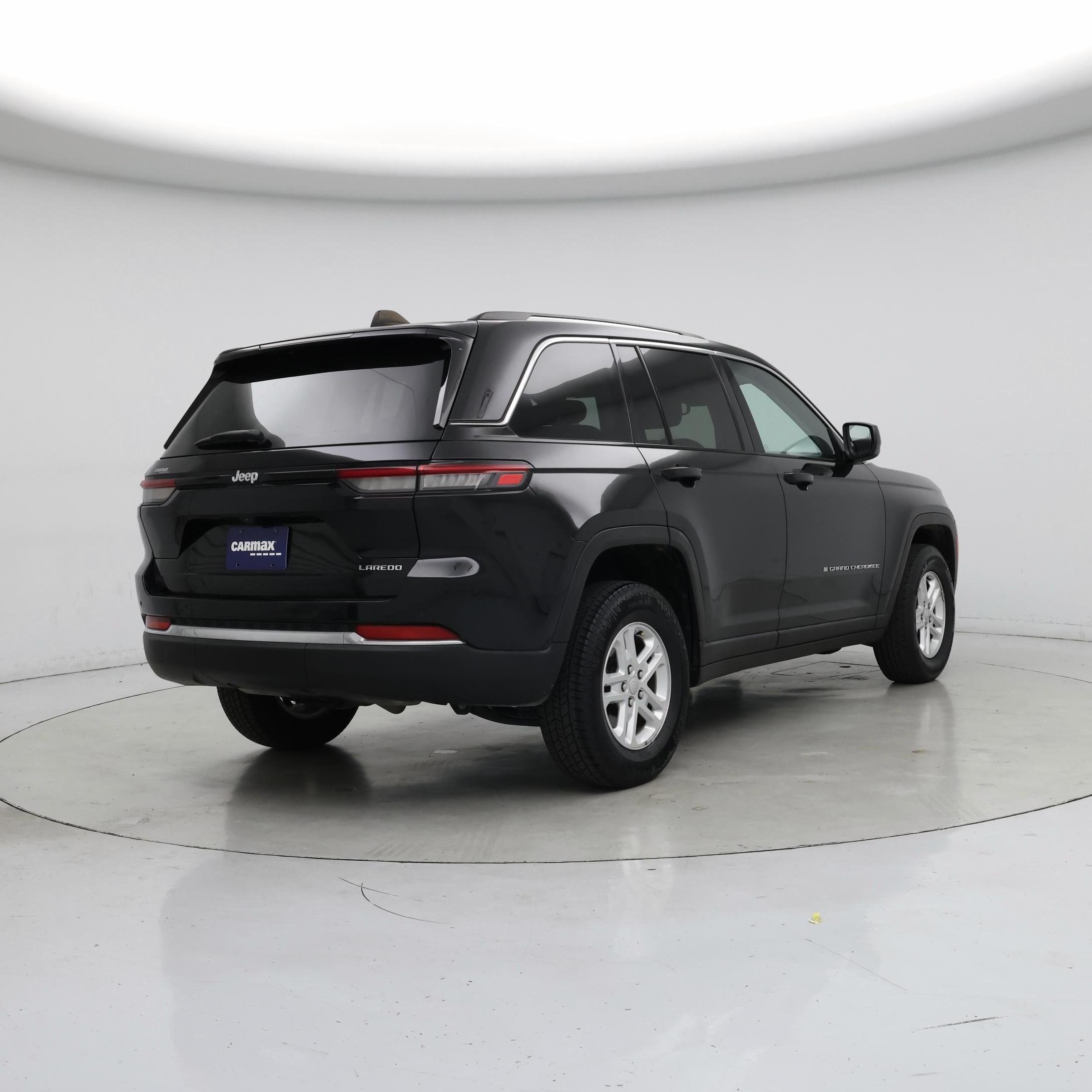 Thumbnail: 2023 Jeep Grand Cherokee - 8