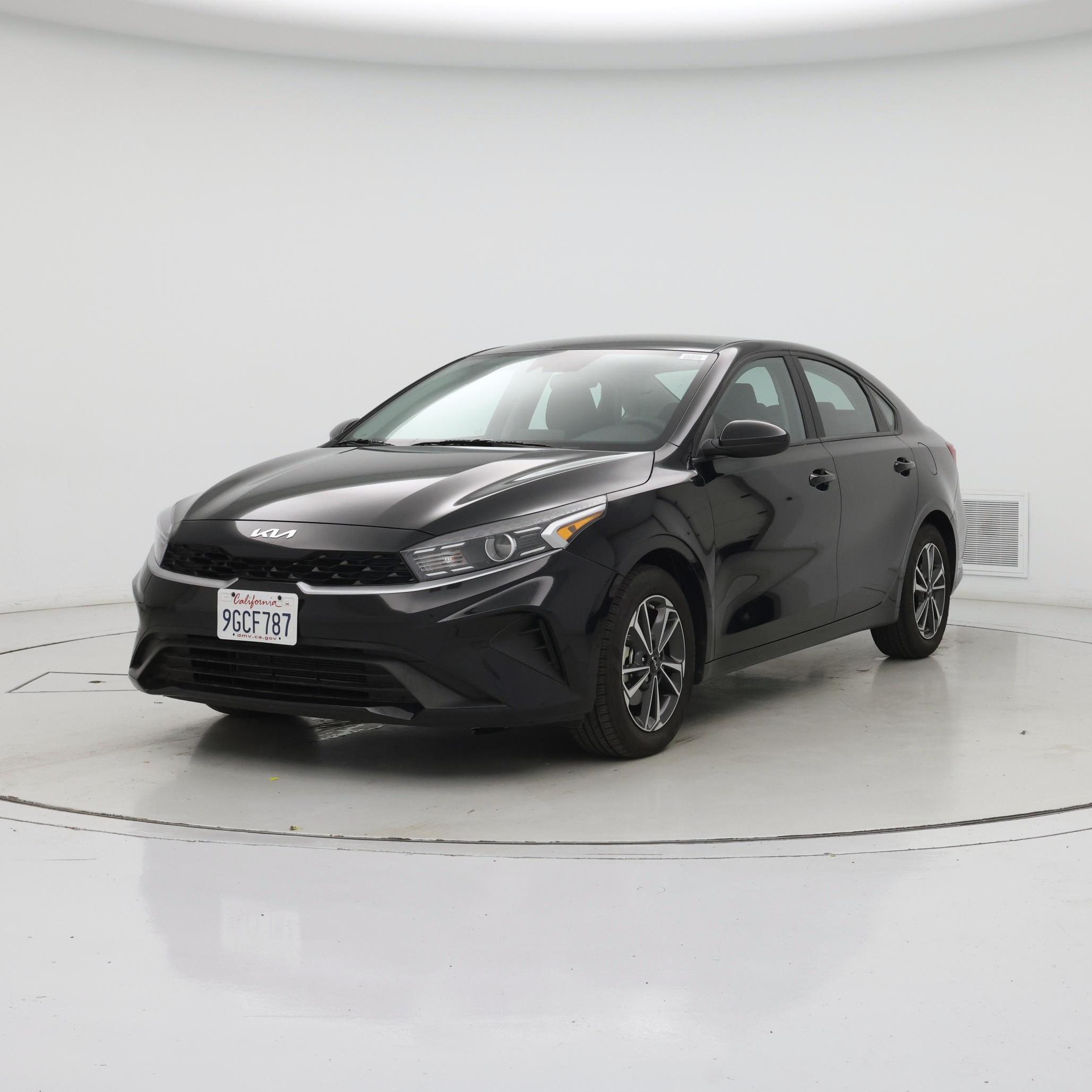 Thumbnail: 2023 Kia Forte - 4