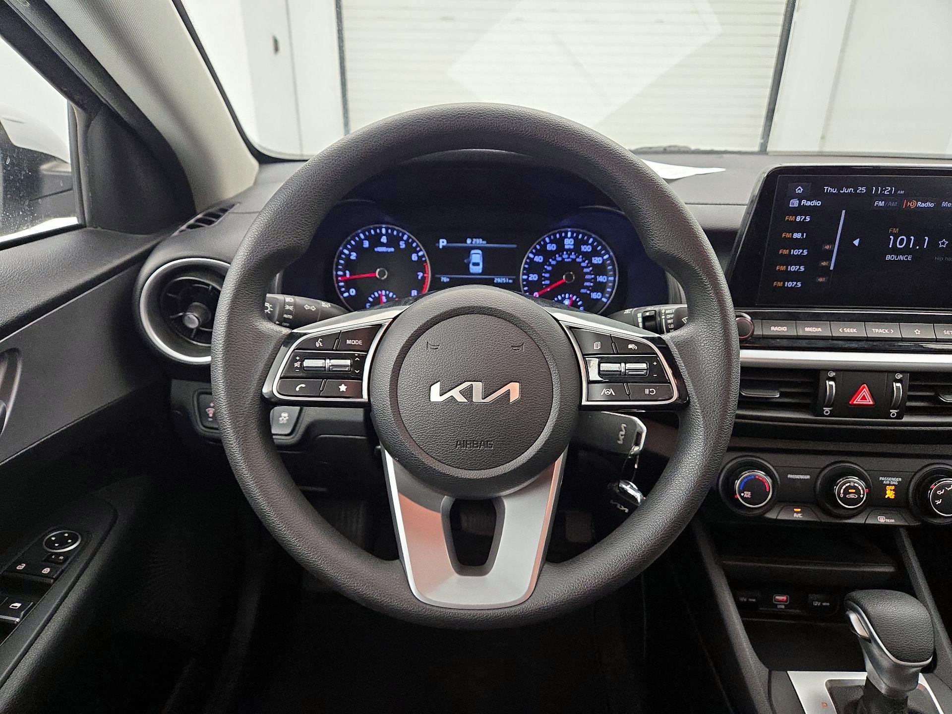 Thumbnail: 2023 Kia Forte - 10