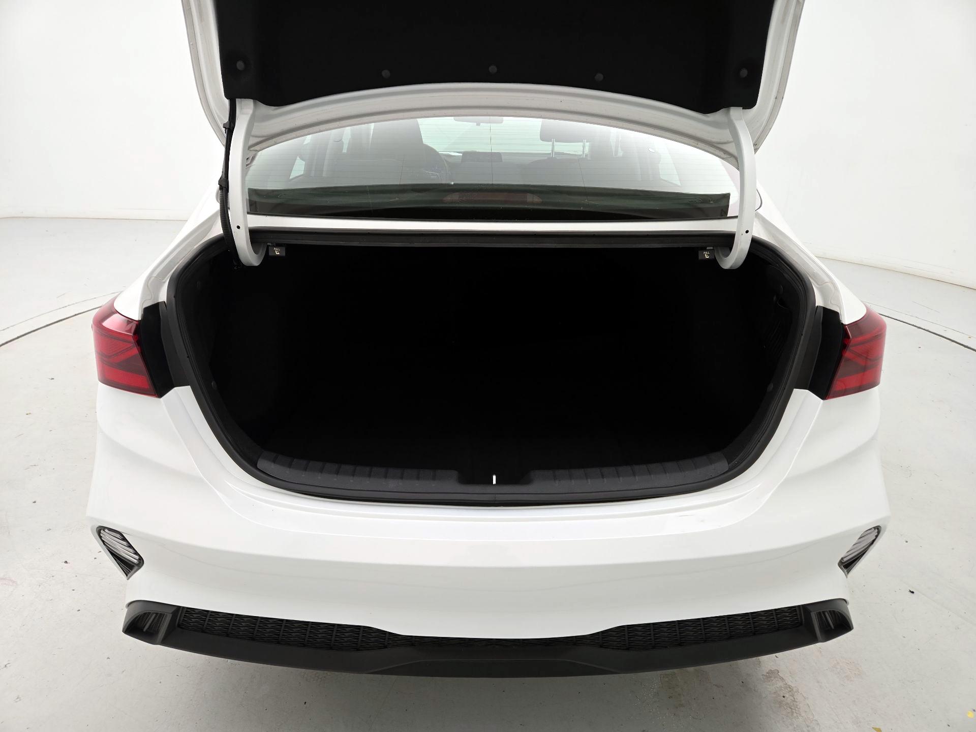 Thumbnail: 2023 Kia Forte - 20