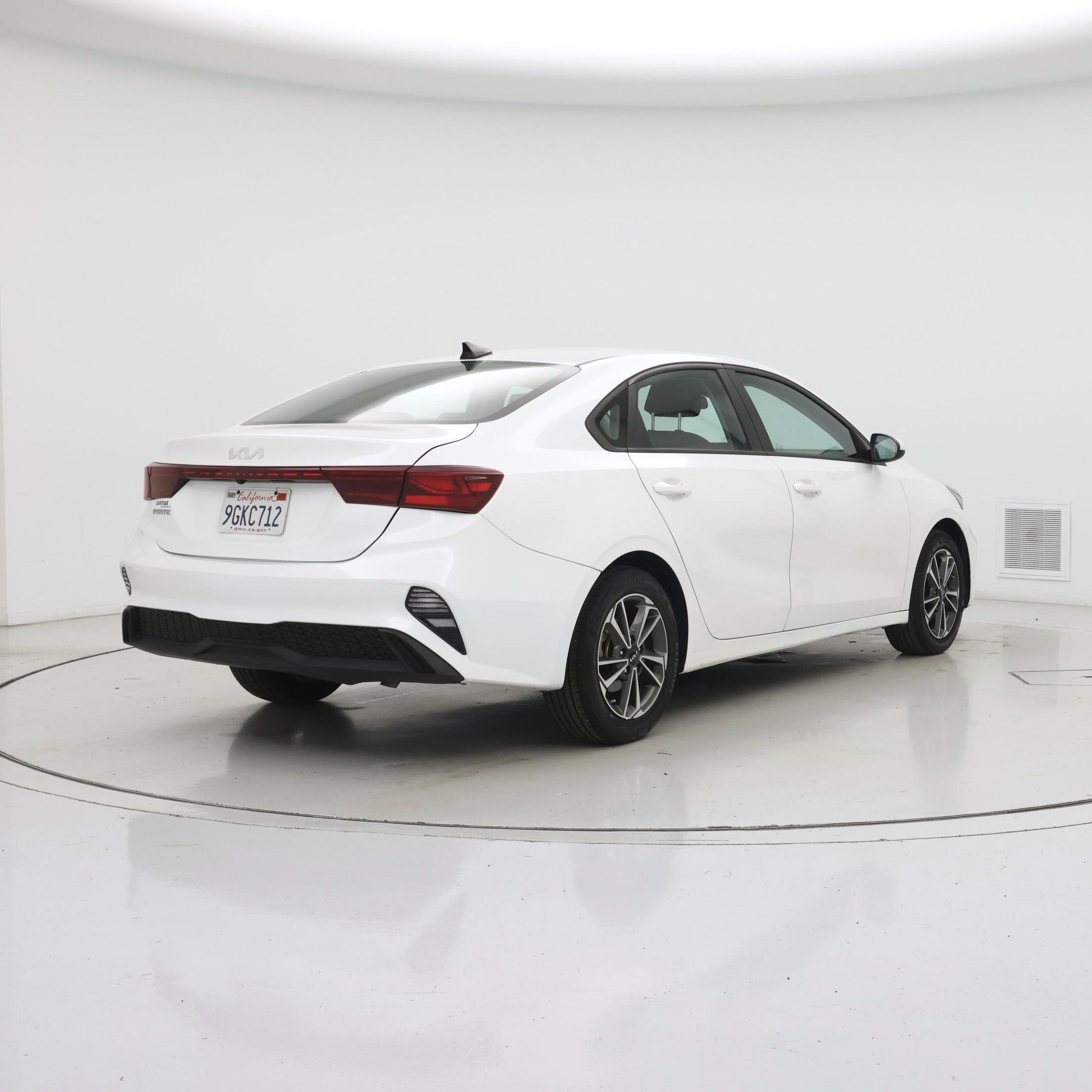 Thumbnail: 2023 Kia Forte - 8