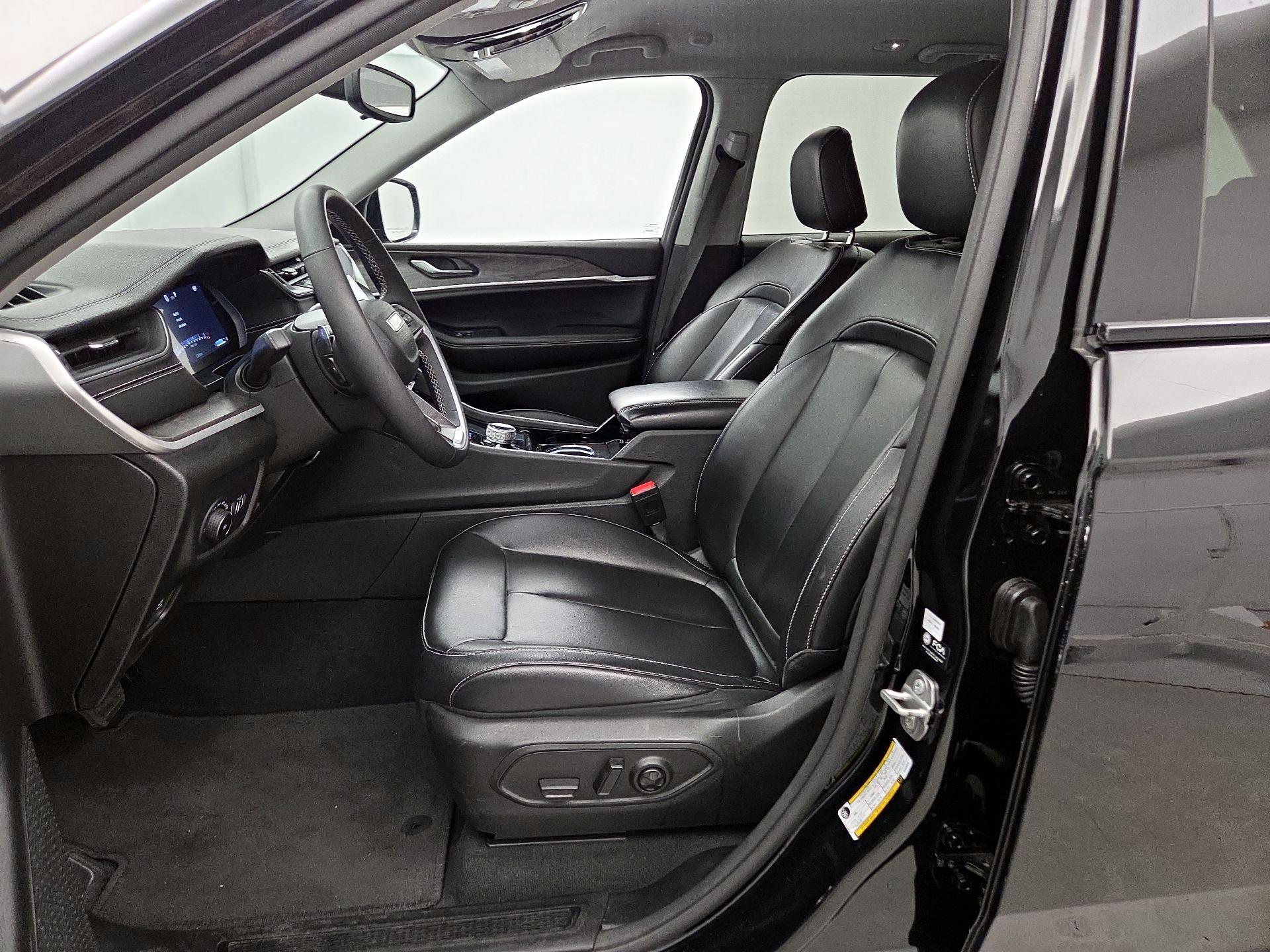 Thumbnail: 2023 Jeep Grand Cherokee - 11