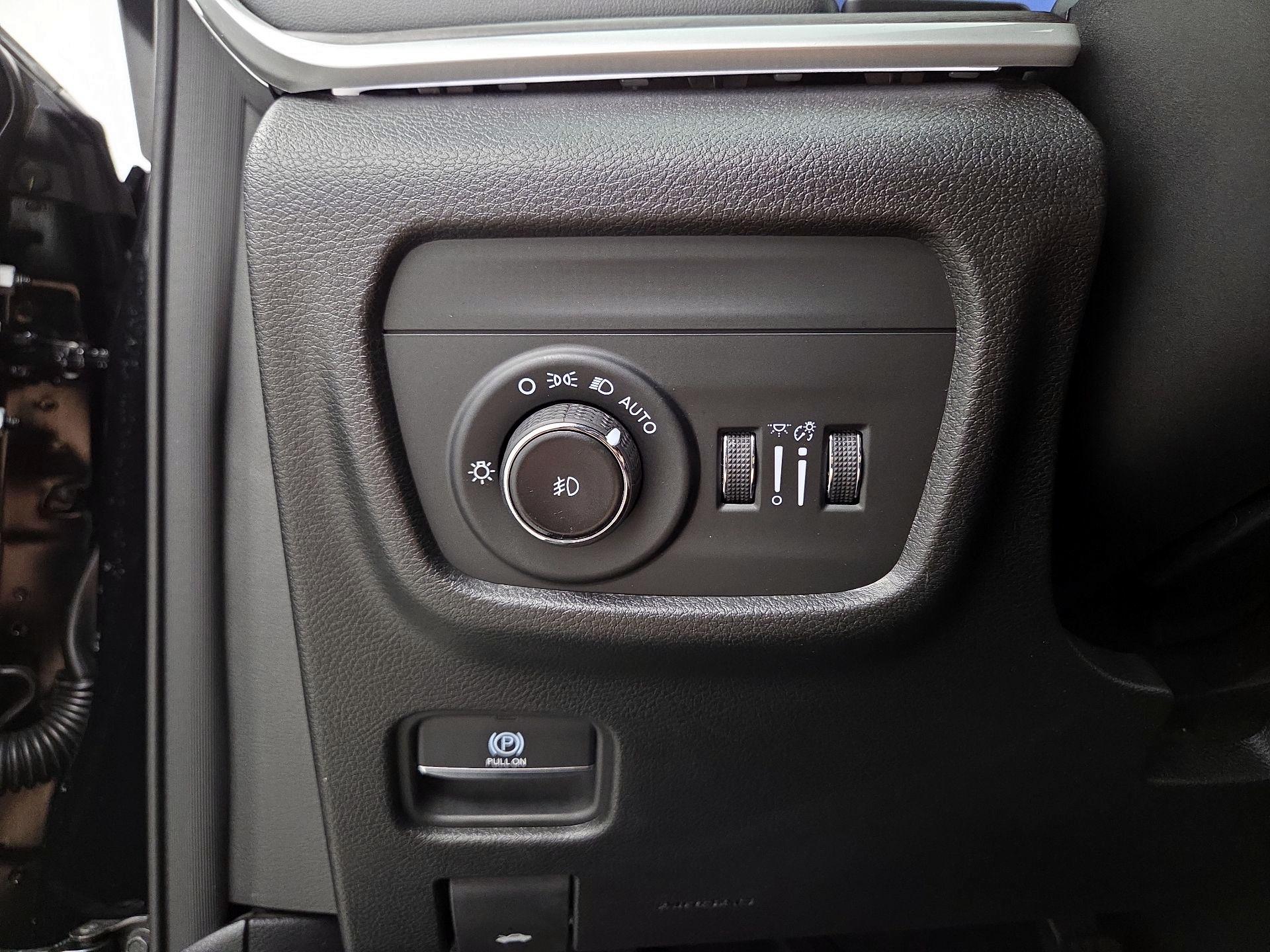 Thumbnail: 2023 Jeep Grand Cherokee - 13