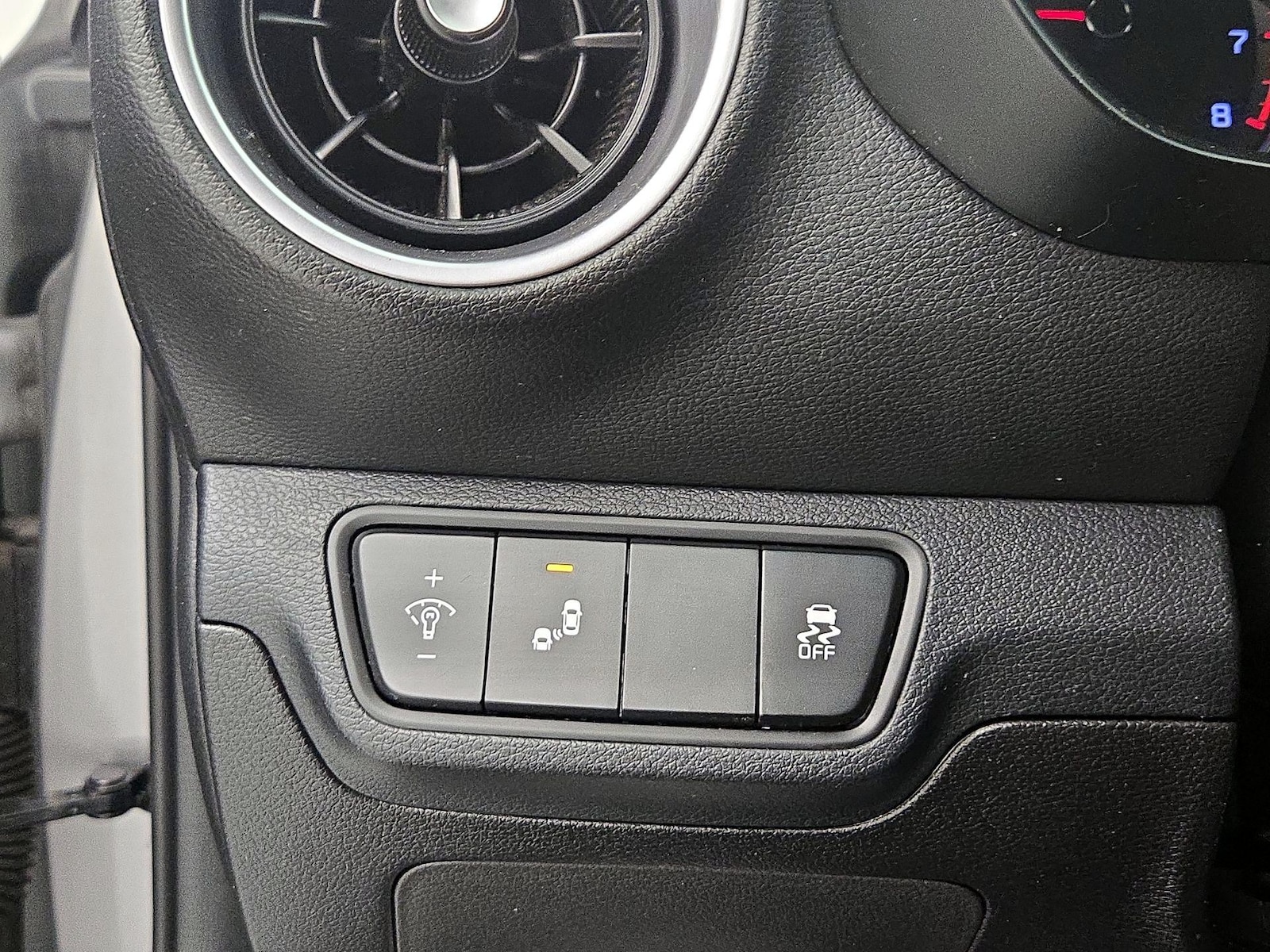 2023 Kia Forte GT-Line - Photo 14