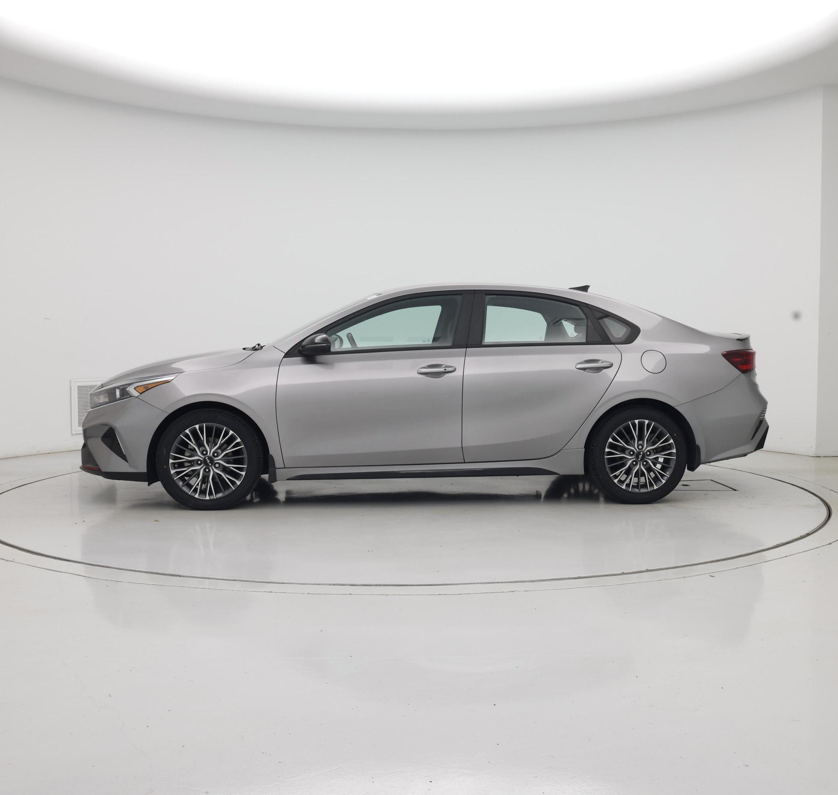 Thumbnail: 2023 Kia Forte - 3