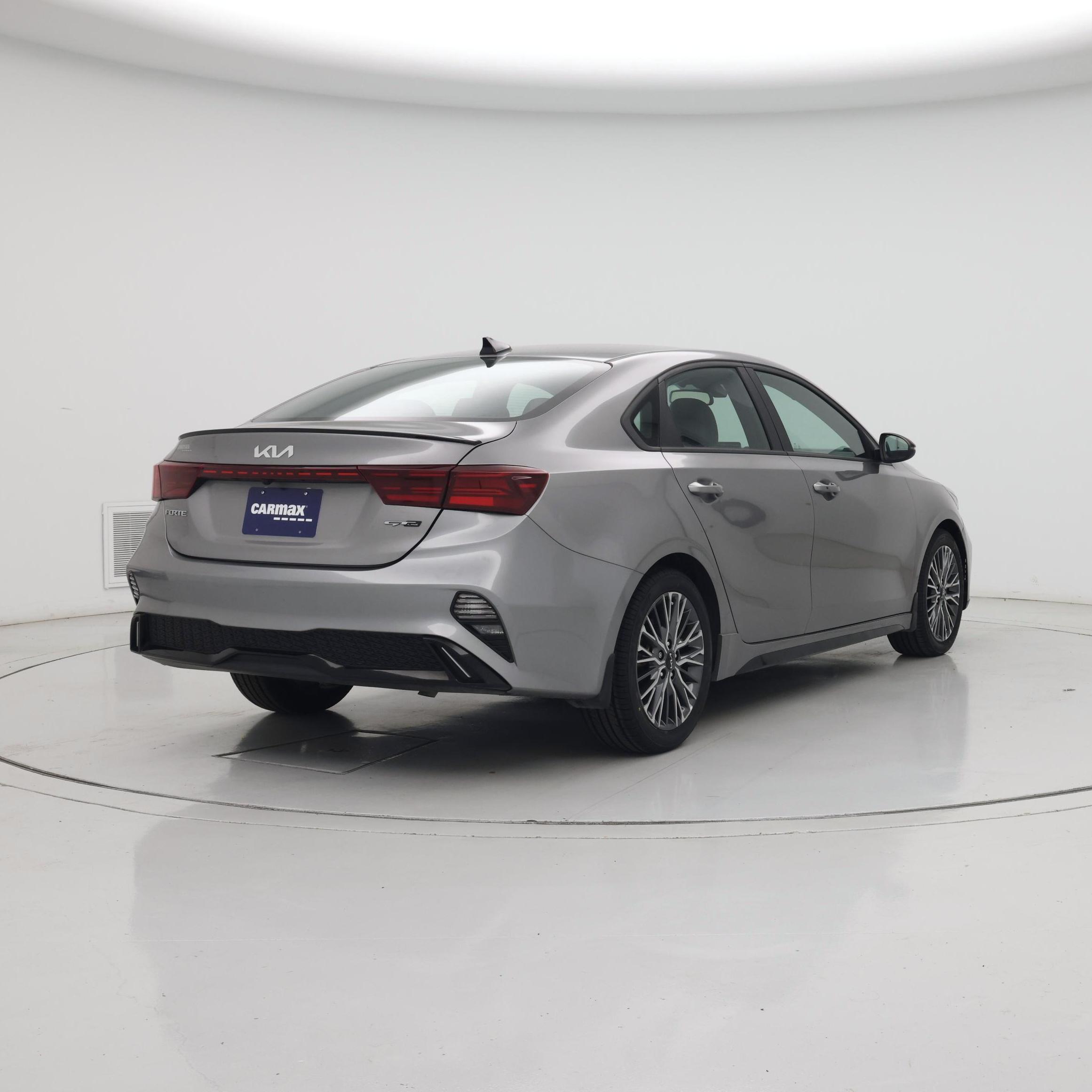 Thumbnail: 2023 Kia Forte - 8