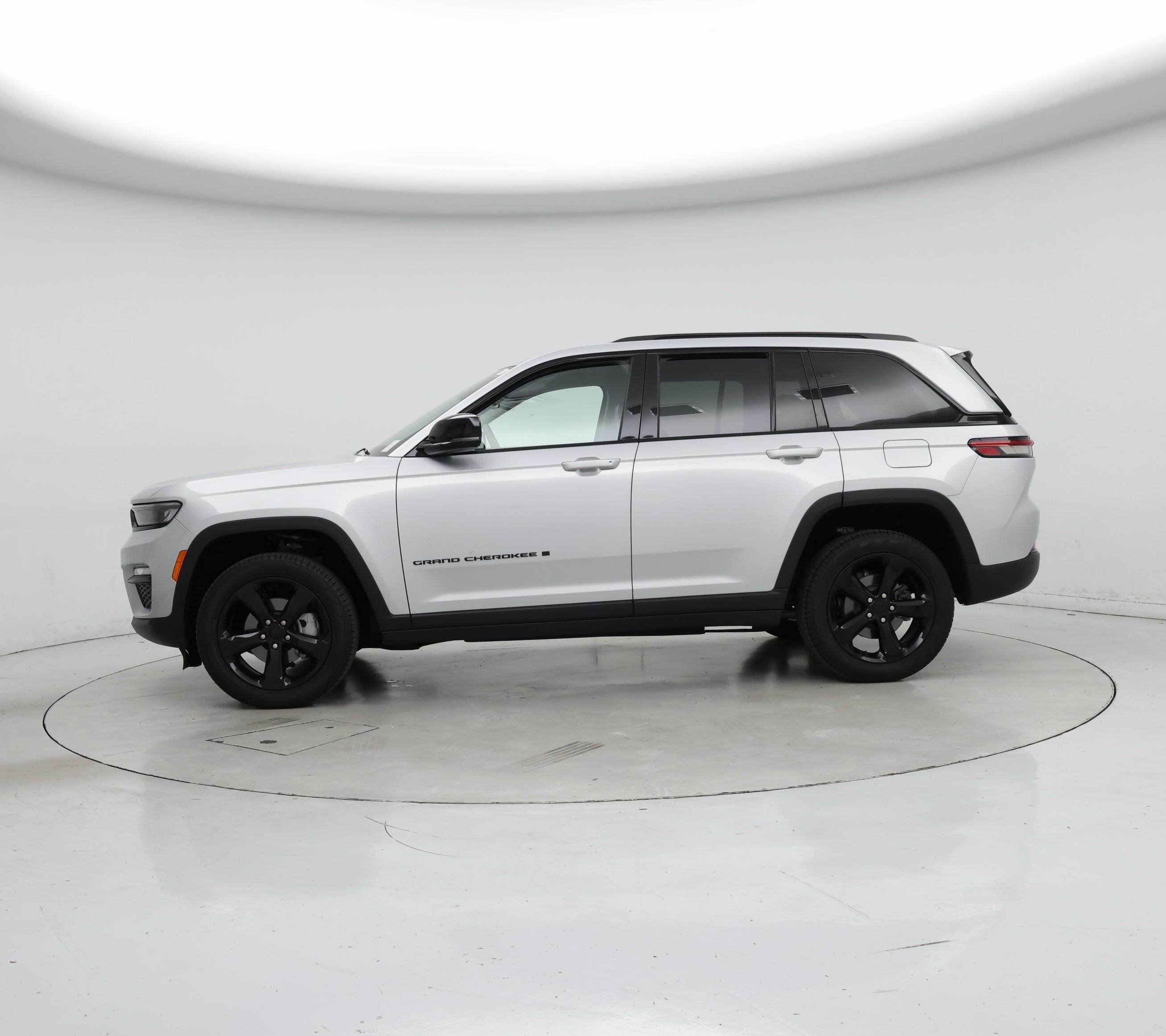 Thumbnail: 2023 Jeep Grand Cherokee - 3