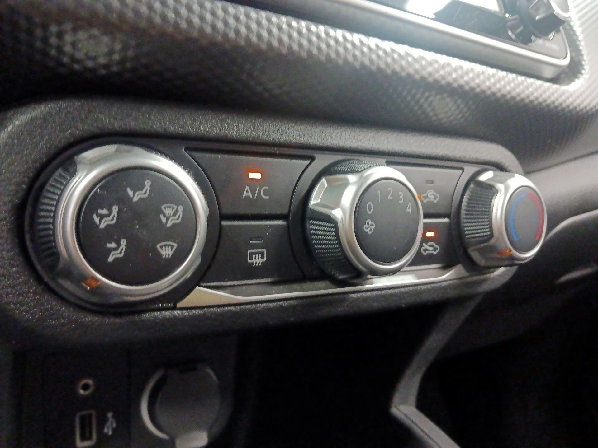 Thumbnail: 2020 Nissan Kicks - 16