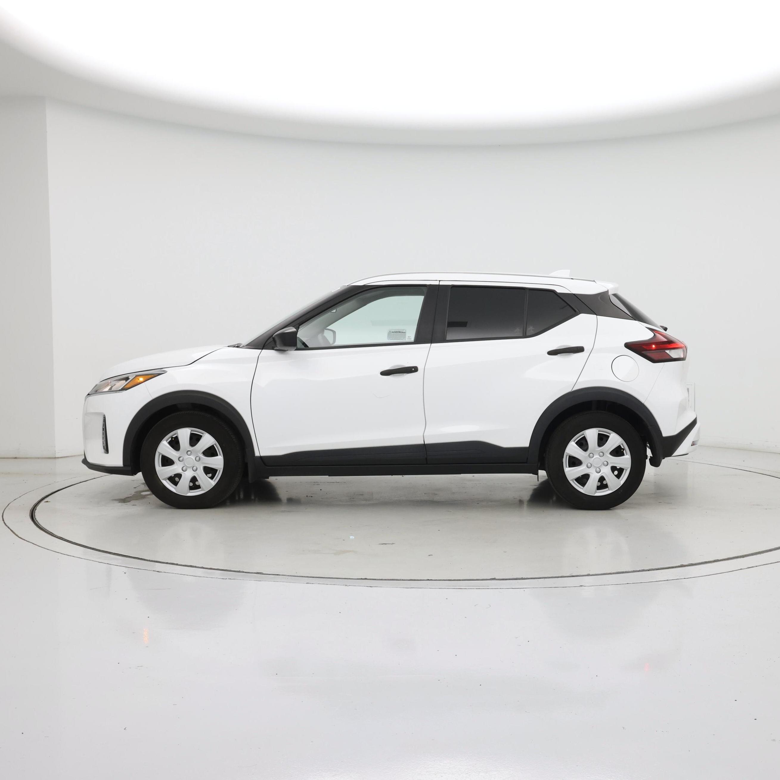 Thumbnail: 2024 Nissan Kicks - 3