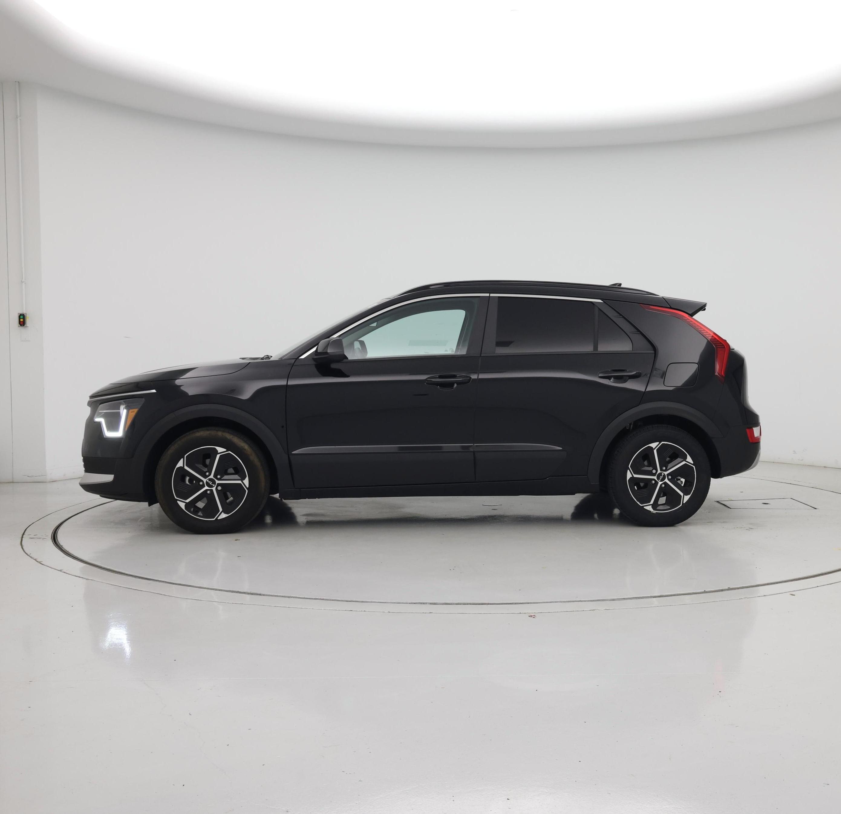 Thumbnail: 2025 Kia Niro - 3