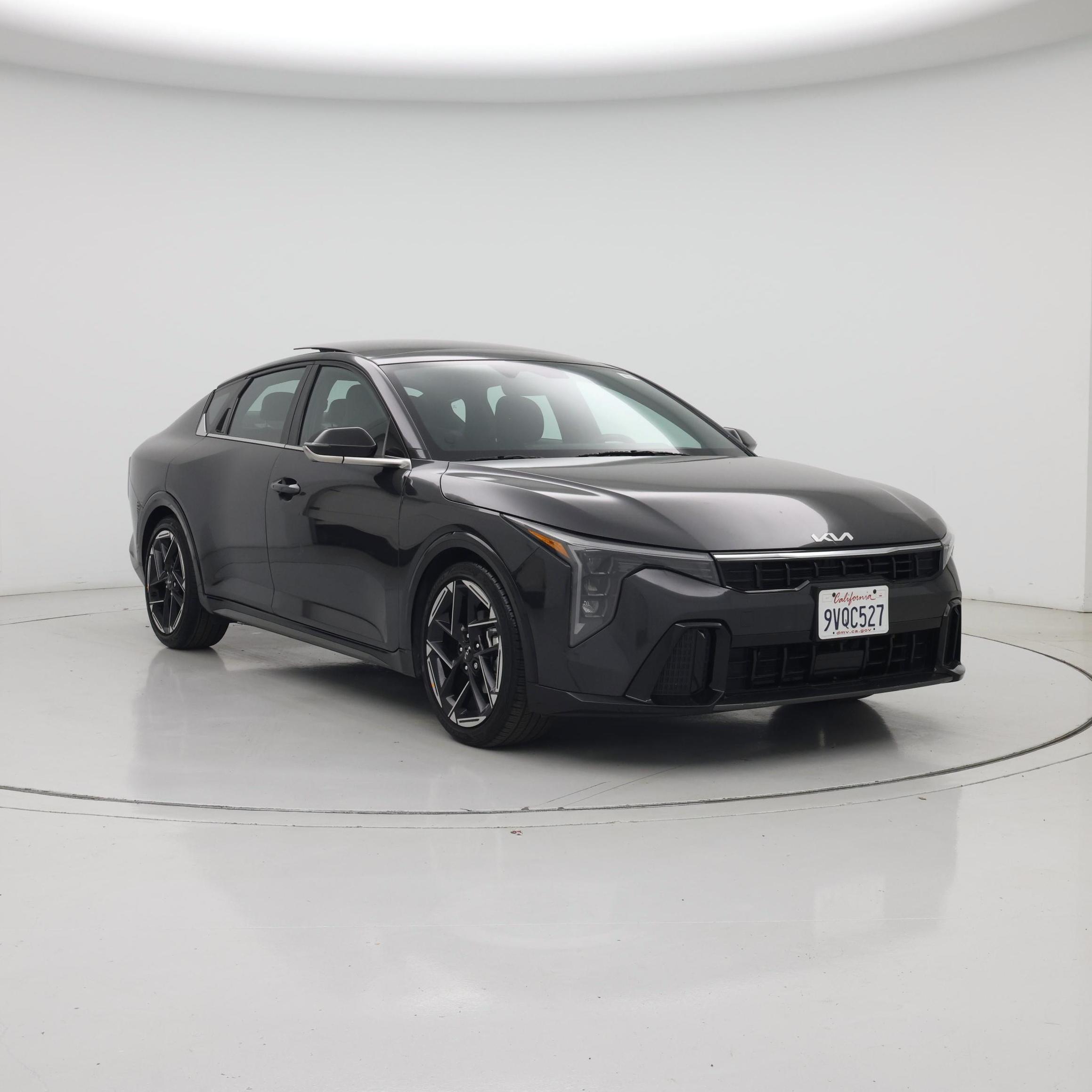 2025 Kia K4 Gris Sedán Tracción delantera Automática